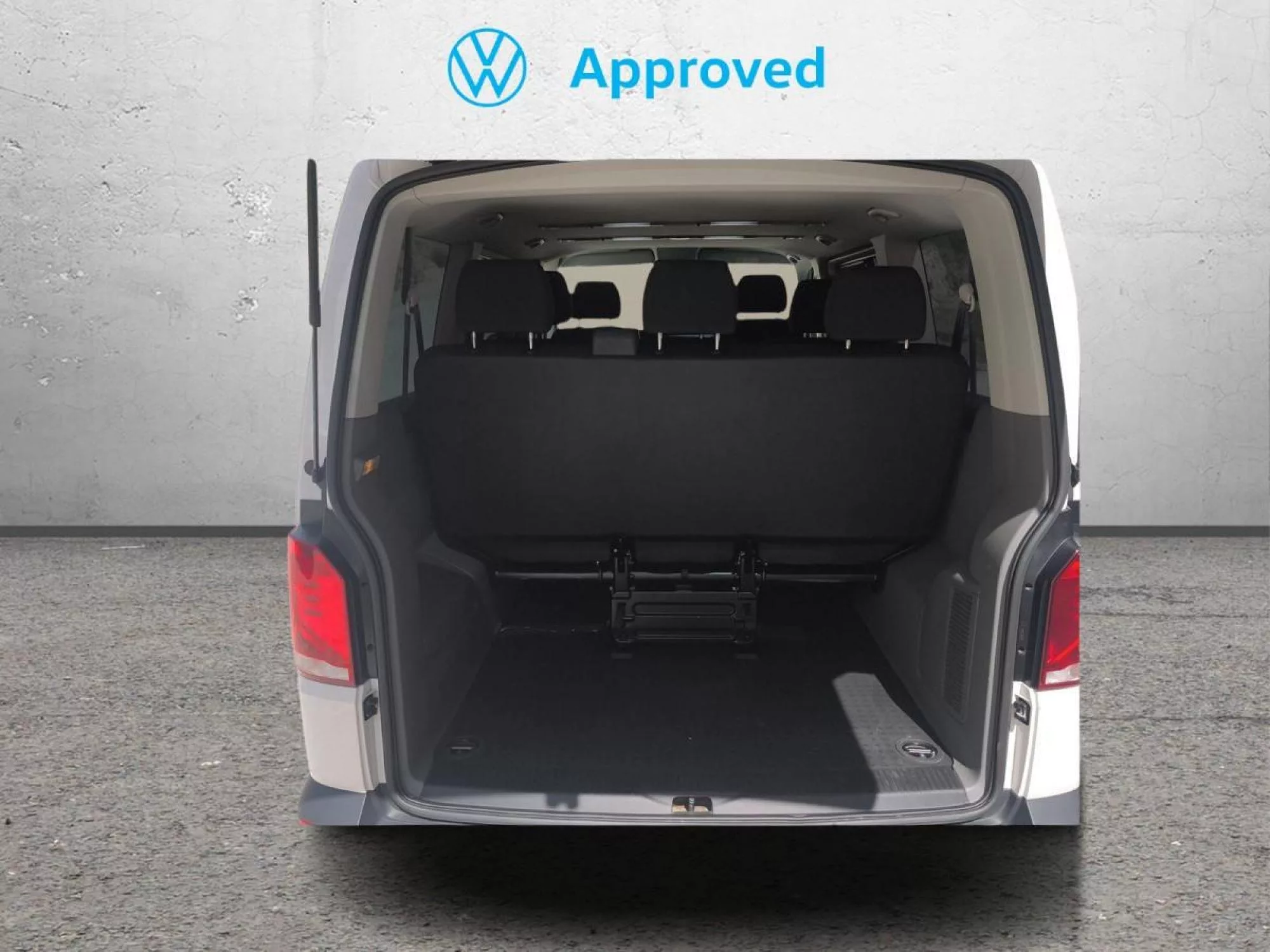 VOLKSWAGEN CARAVELLE Diesel 2025 segunda-mano Jaén