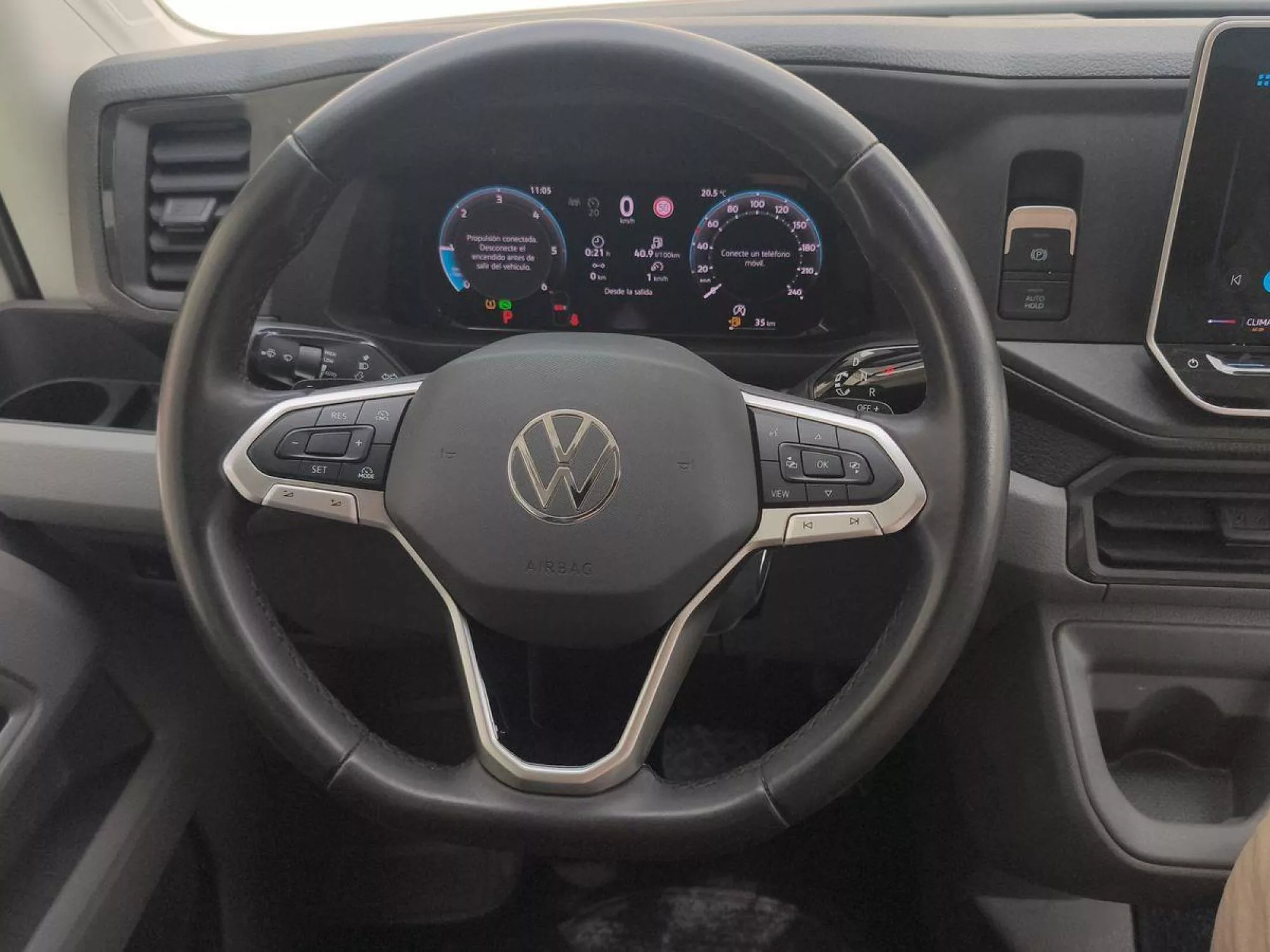 VOLKSWAGEN CRAFTER FURGON Diesel 2025 segunda-mano Jaén