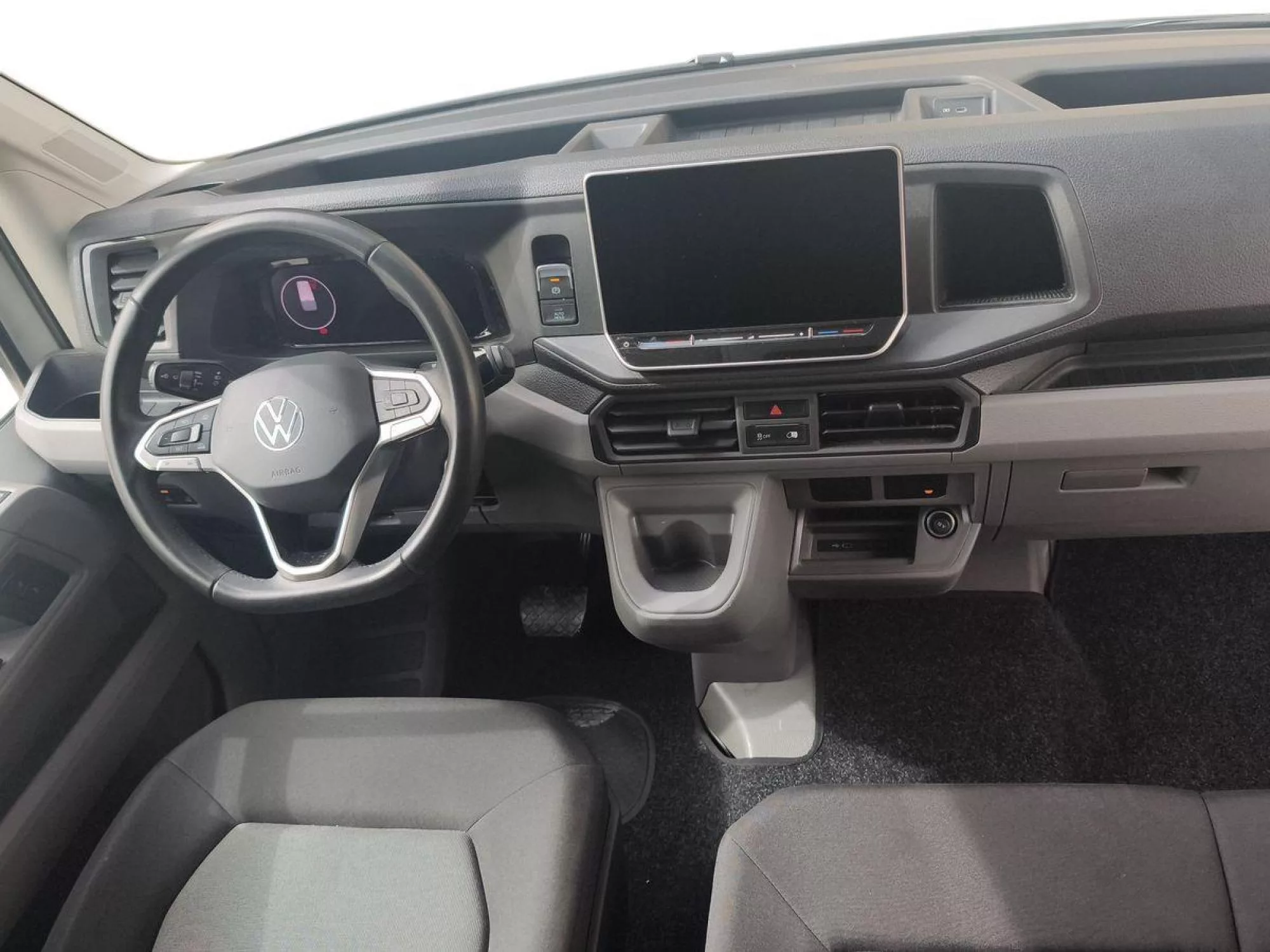 VOLKSWAGEN CRAFTER FURGON Diesel 2025 segunda-mano Jaén