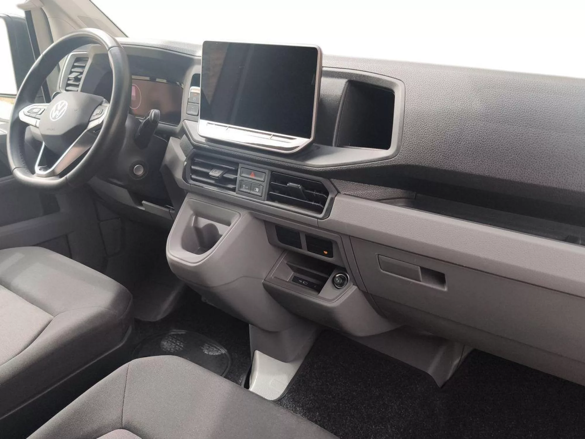 VOLKSWAGEN CRAFTER FURGON Diesel 2025 segunda-mano Jaén