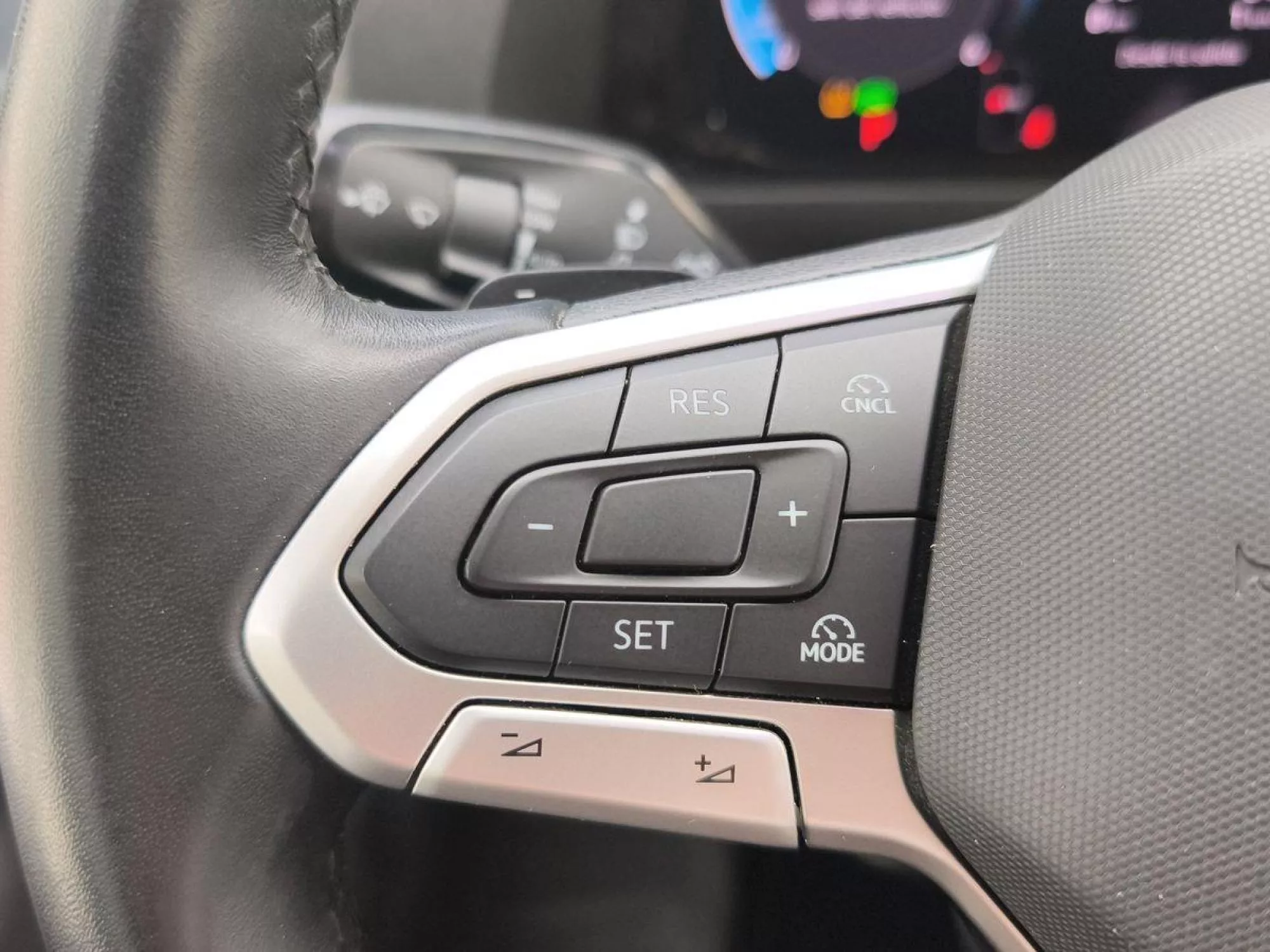 VOLKSWAGEN CRAFTER FURGON Diesel 2025 segunda-mano Jaén
