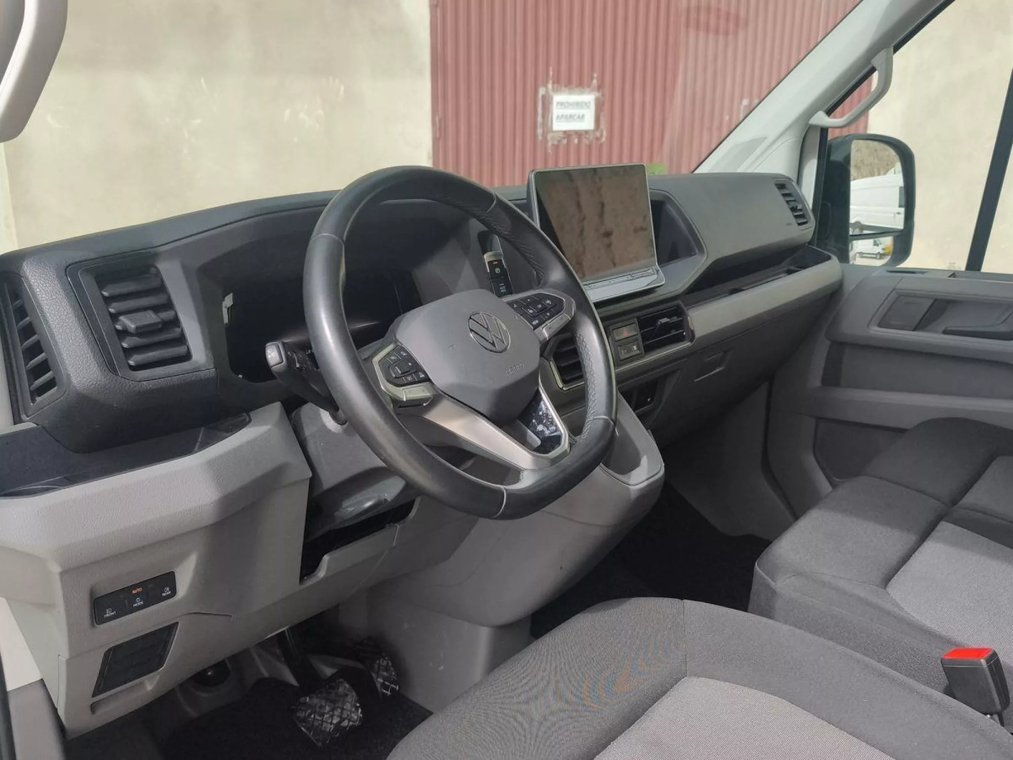 VOLKSWAGEN CRAFTER FURGON Diesel 2025 segunda-mano Jaén