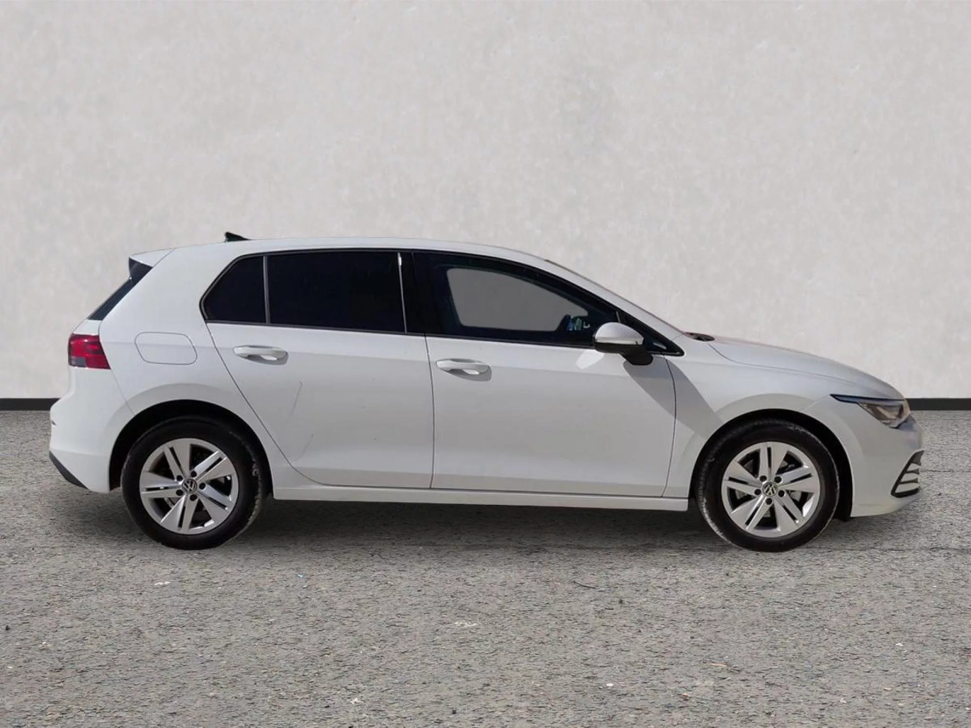 VOLKSWAGEN GOLF Hibrido 2023 segunda-mano Jaén
