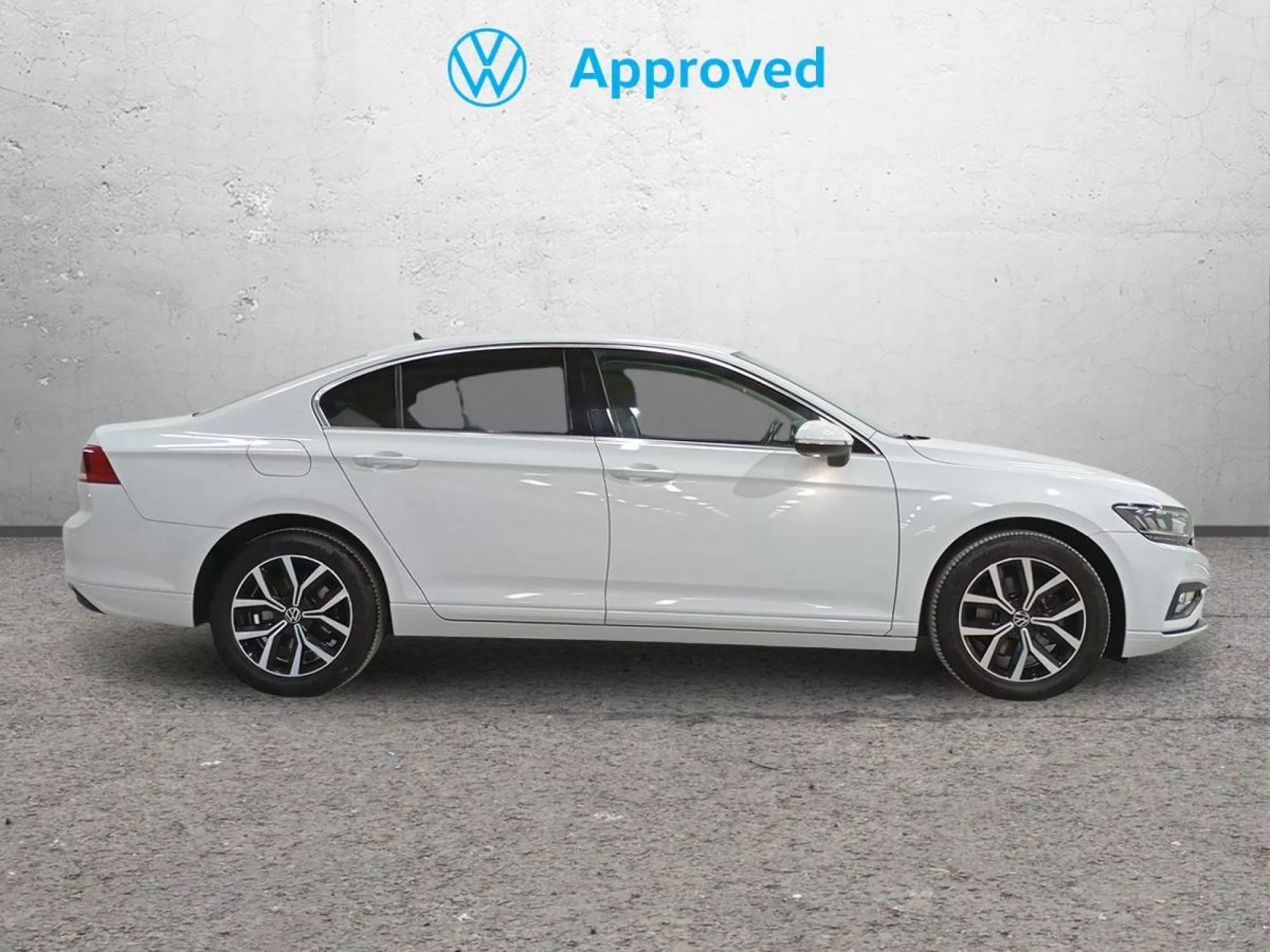 VOLKSWAGEN PASSAT Diesel 2022 segunda-mano Jaén