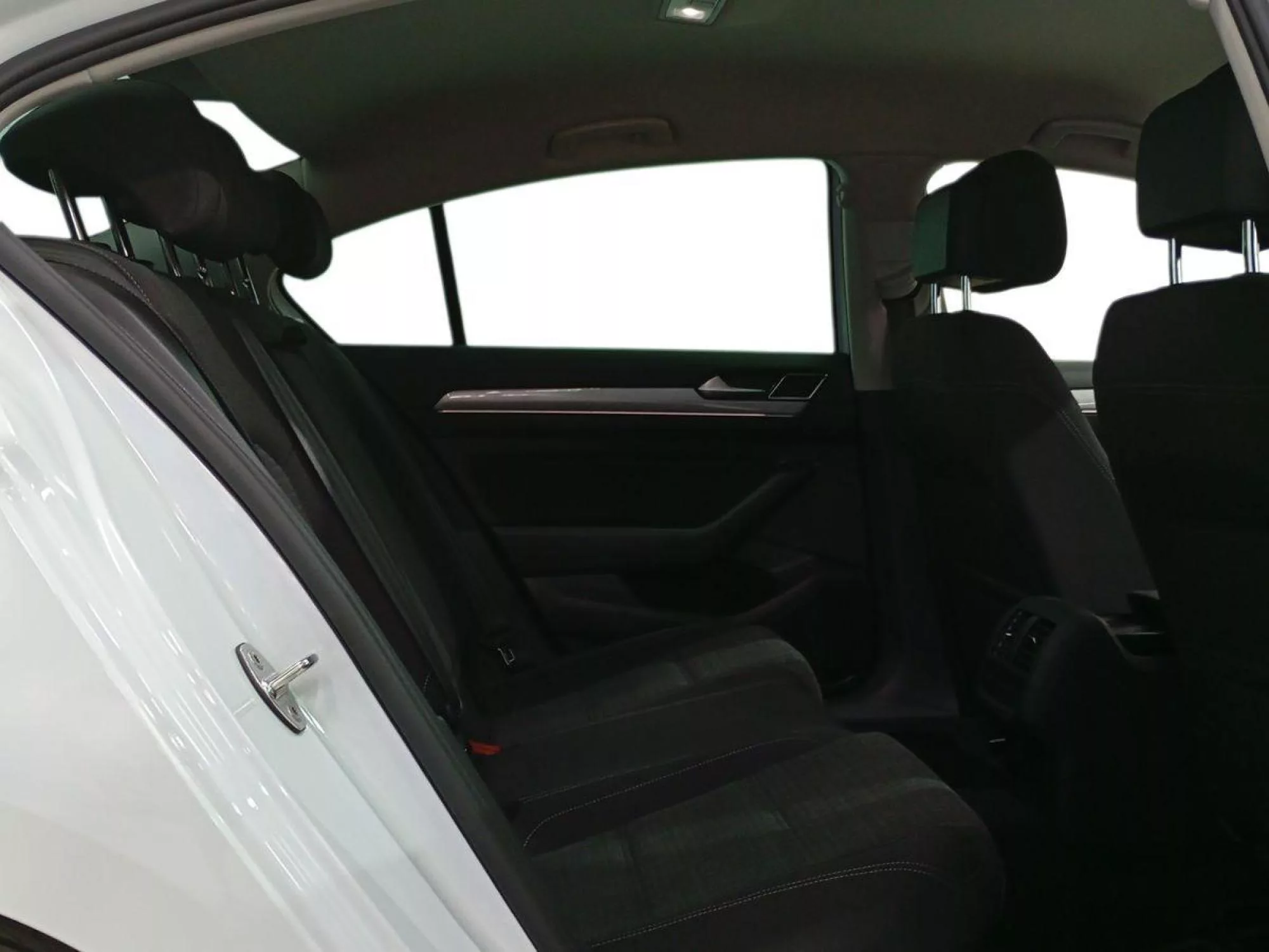 VOLKSWAGEN PASSAT Diesel 2022 segunda-mano Jaén