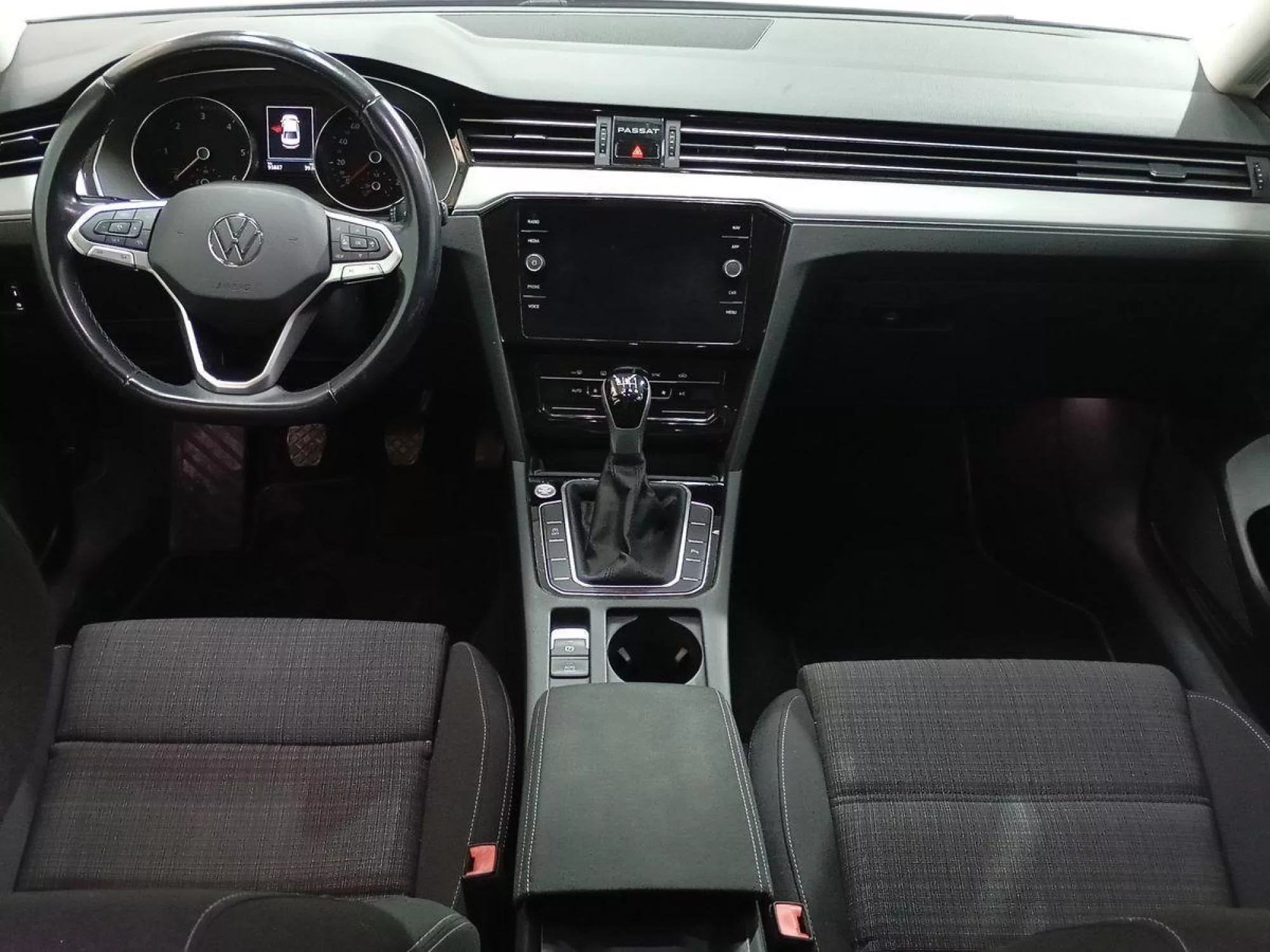 VOLKSWAGEN PASSAT Diesel 2022 segunda-mano Jaén