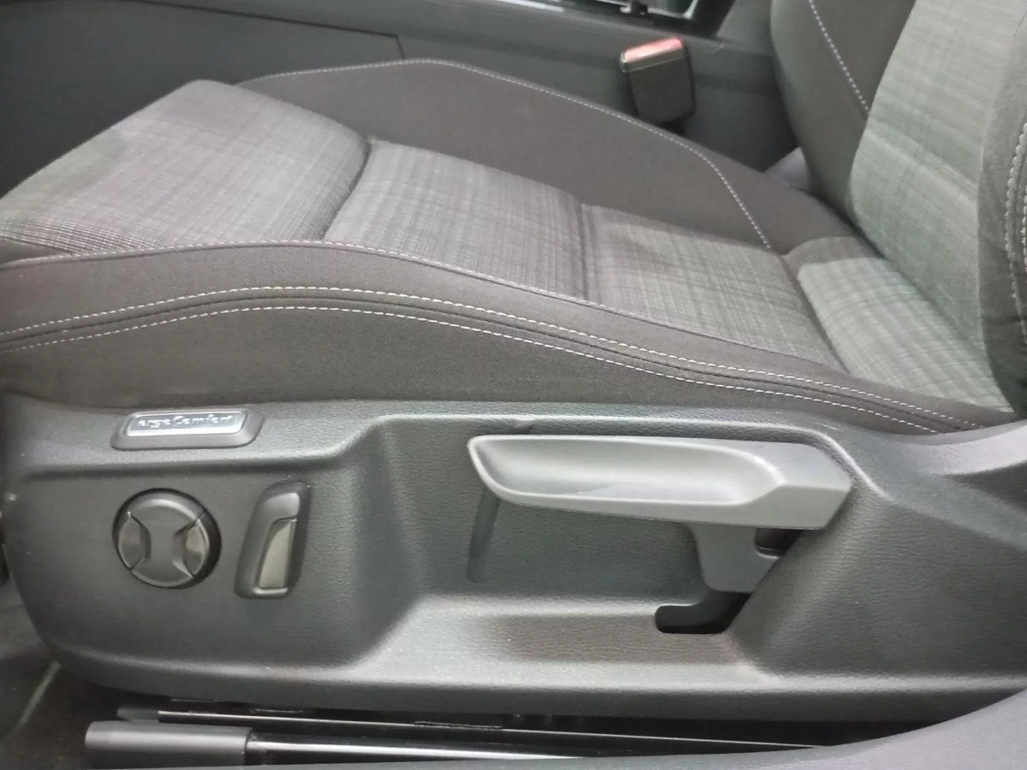 VOLKSWAGEN PASSAT Diesel 2022 segunda-mano Jaén