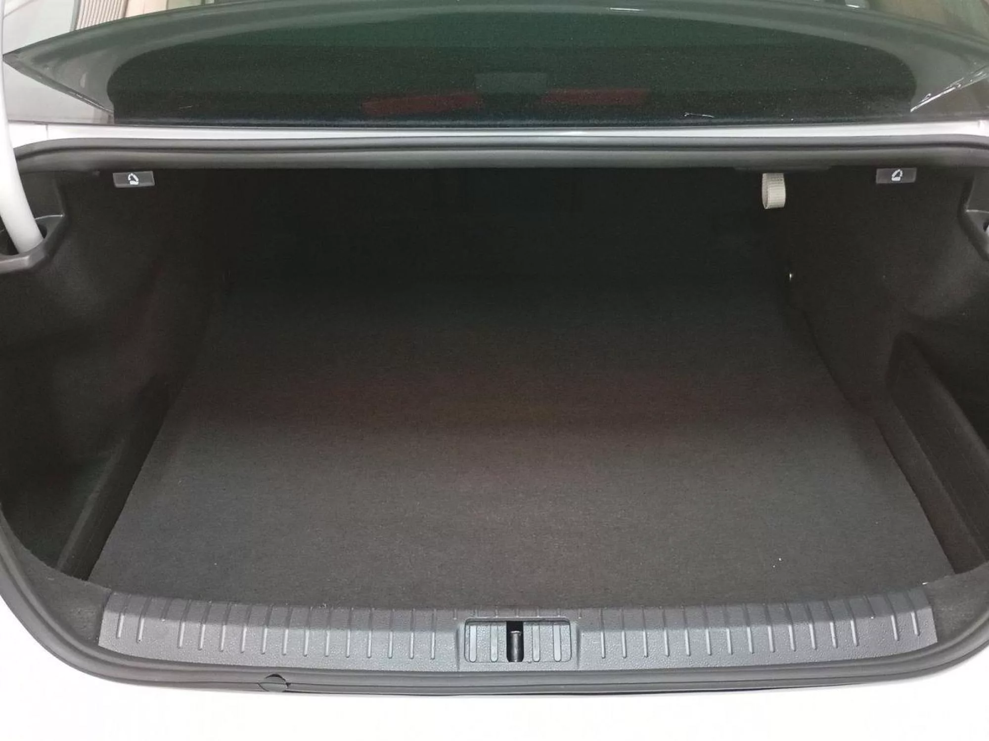 VOLKSWAGEN PASSAT Diesel 2022 segunda-mano Jaén
