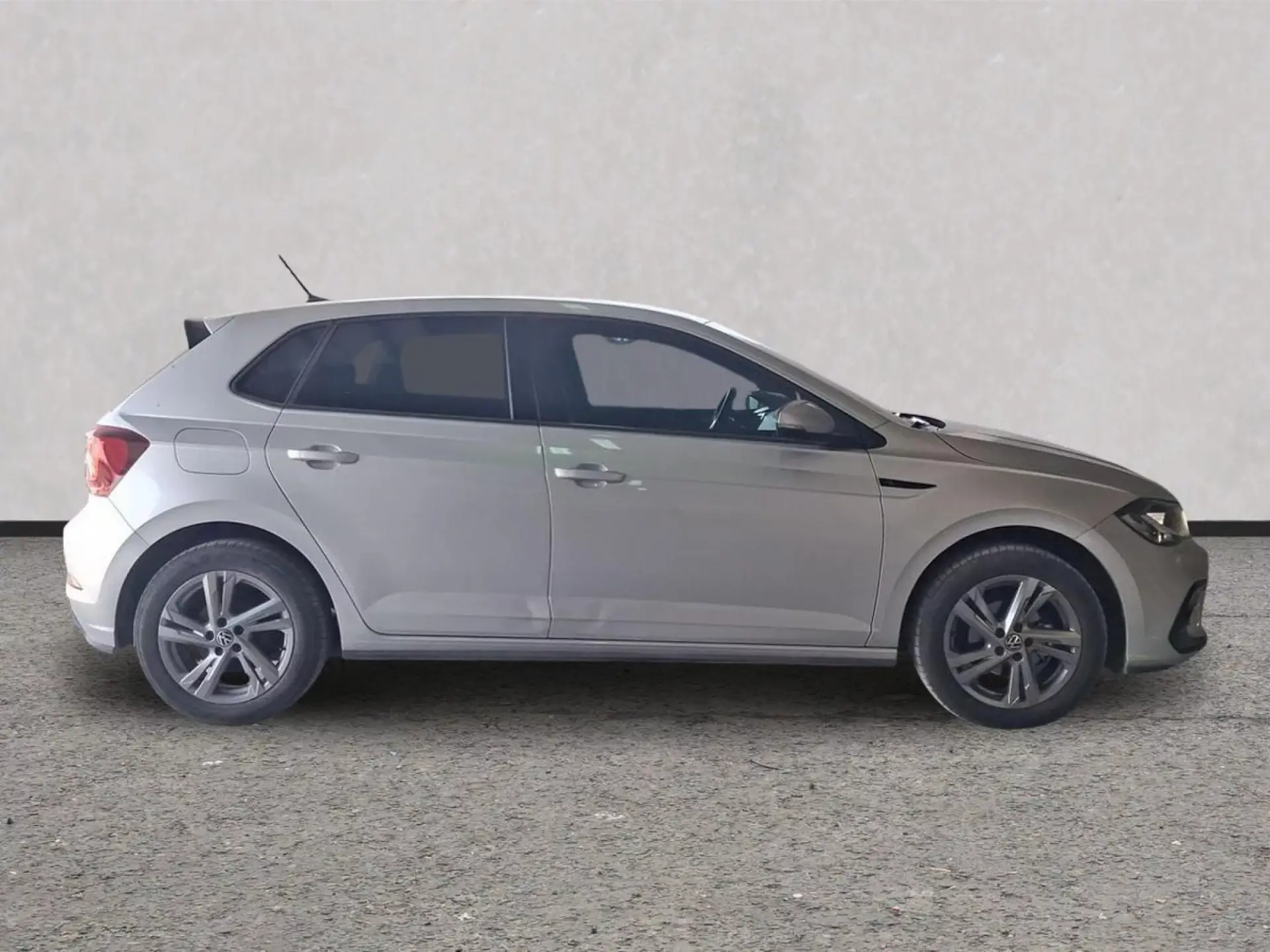 VOLKSWAGEN POLO Gasolina 2024 segunda-mano Jaén