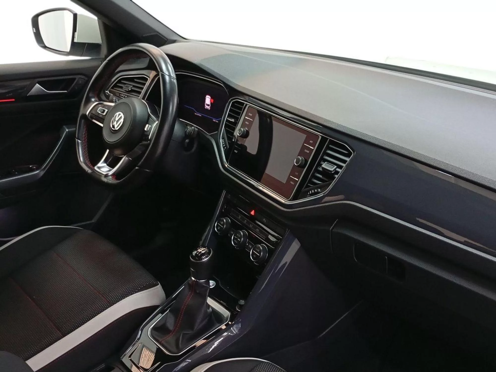 VOLKSWAGEN T-ROC Diesel 2019 segunda-mano Jaén