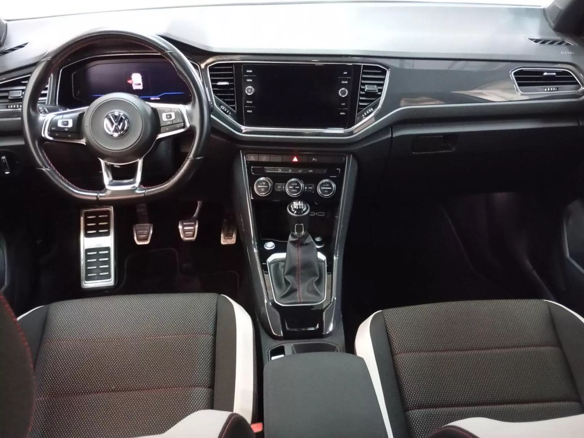 VOLKSWAGEN T-ROC Diesel 2019 segunda-mano Jaén