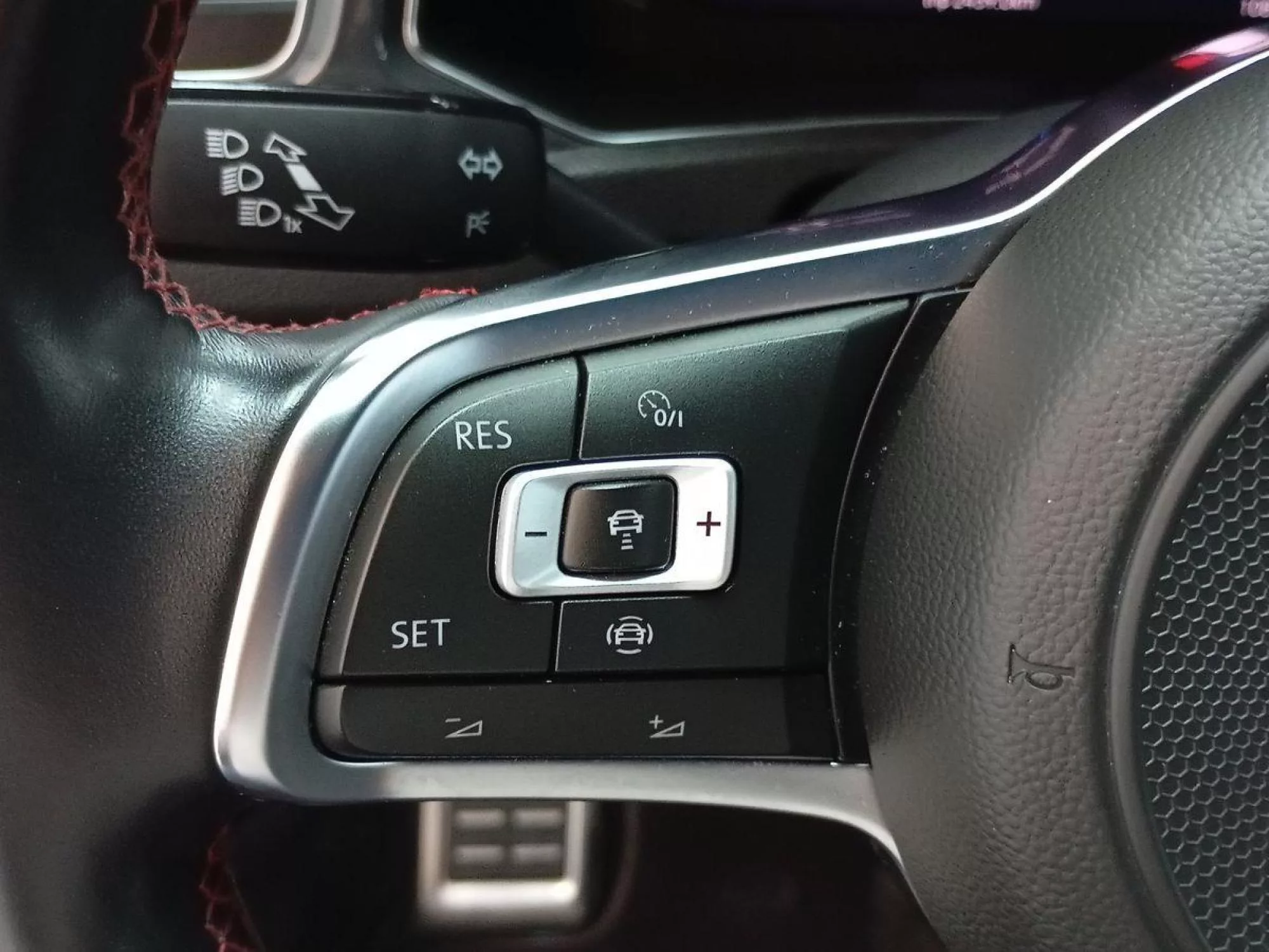 VOLKSWAGEN T-ROC Diesel 2019 segunda-mano Jaén