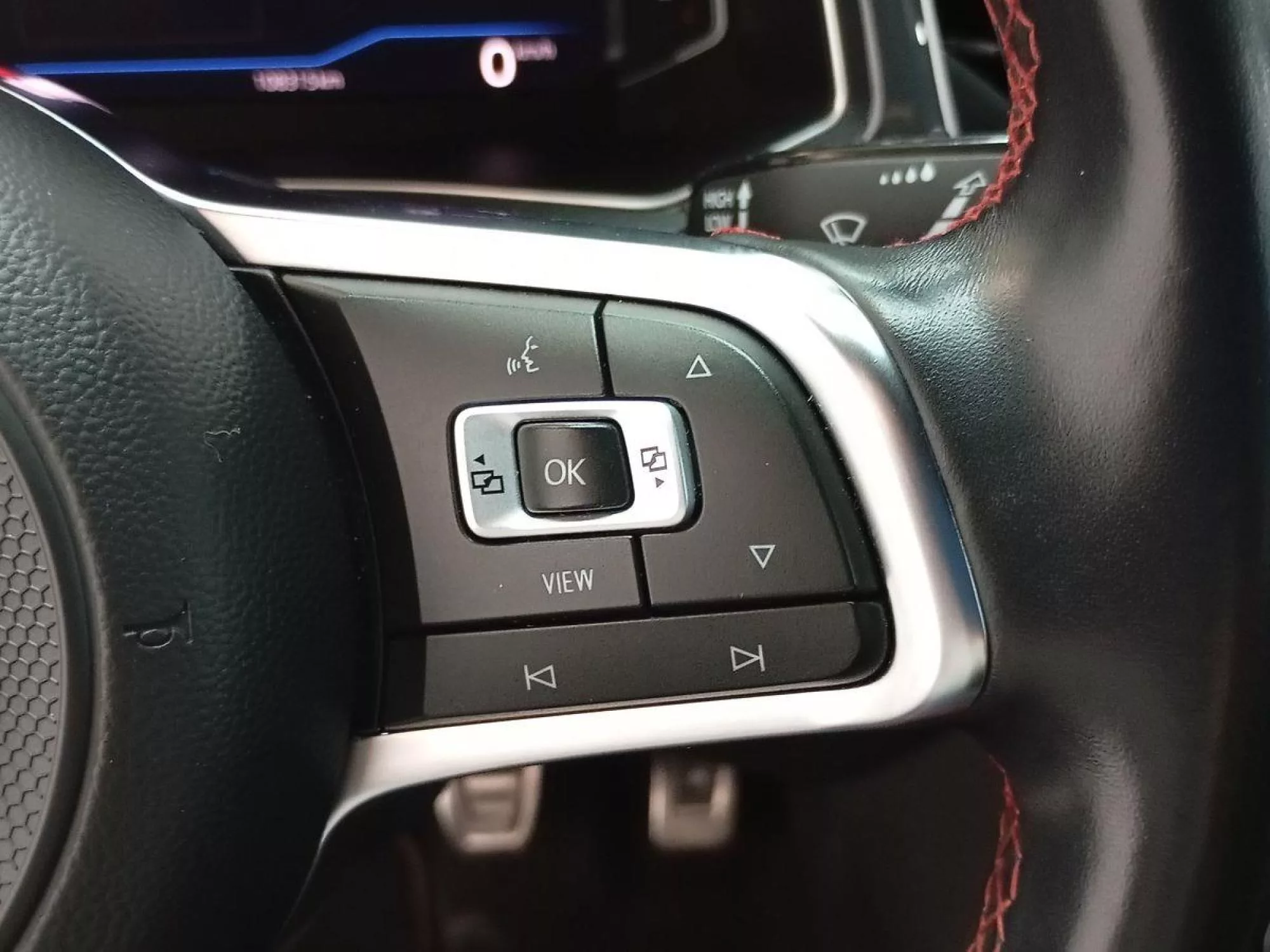 VOLKSWAGEN T-ROC Diesel 2019 segunda-mano Jaén