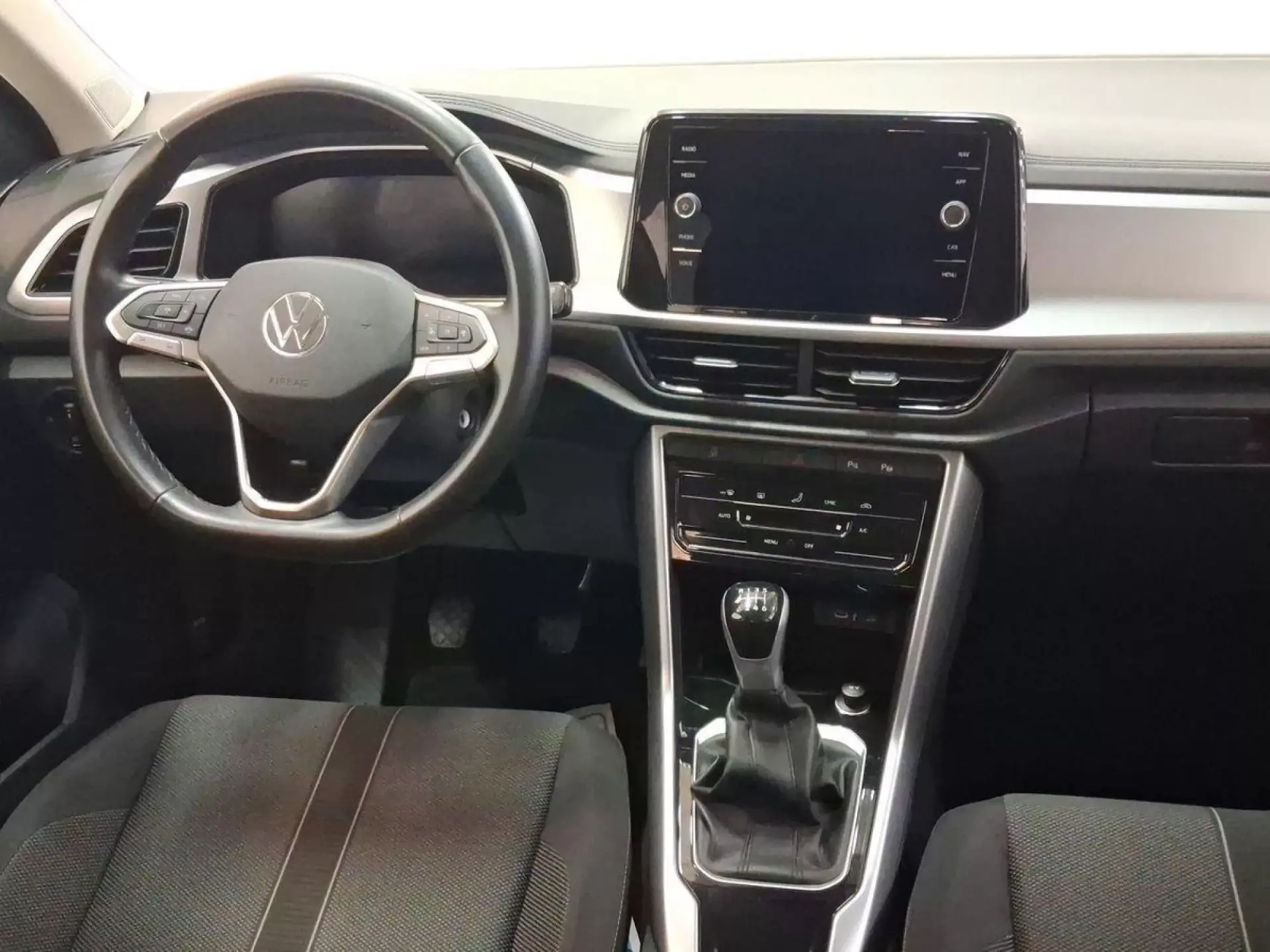 VOLKSWAGEN T-ROC Diesel 2024 segunda-mano Jaén
