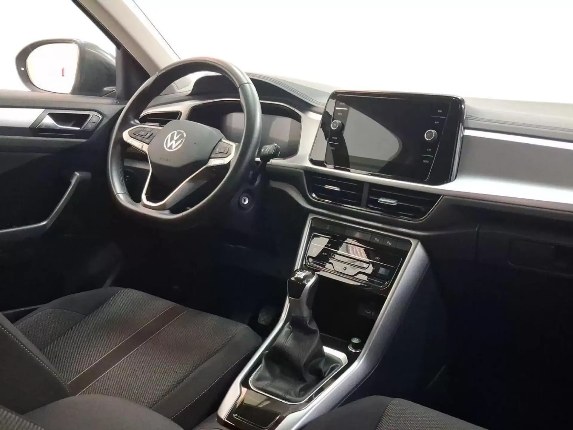 VOLKSWAGEN T-ROC Diesel 2024 segunda-mano Jaén