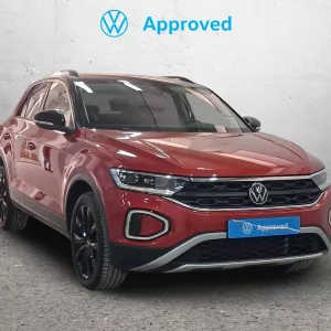 VOLKSWAGEN T-ROC Gasolina 2023 segunda-mano Jaén