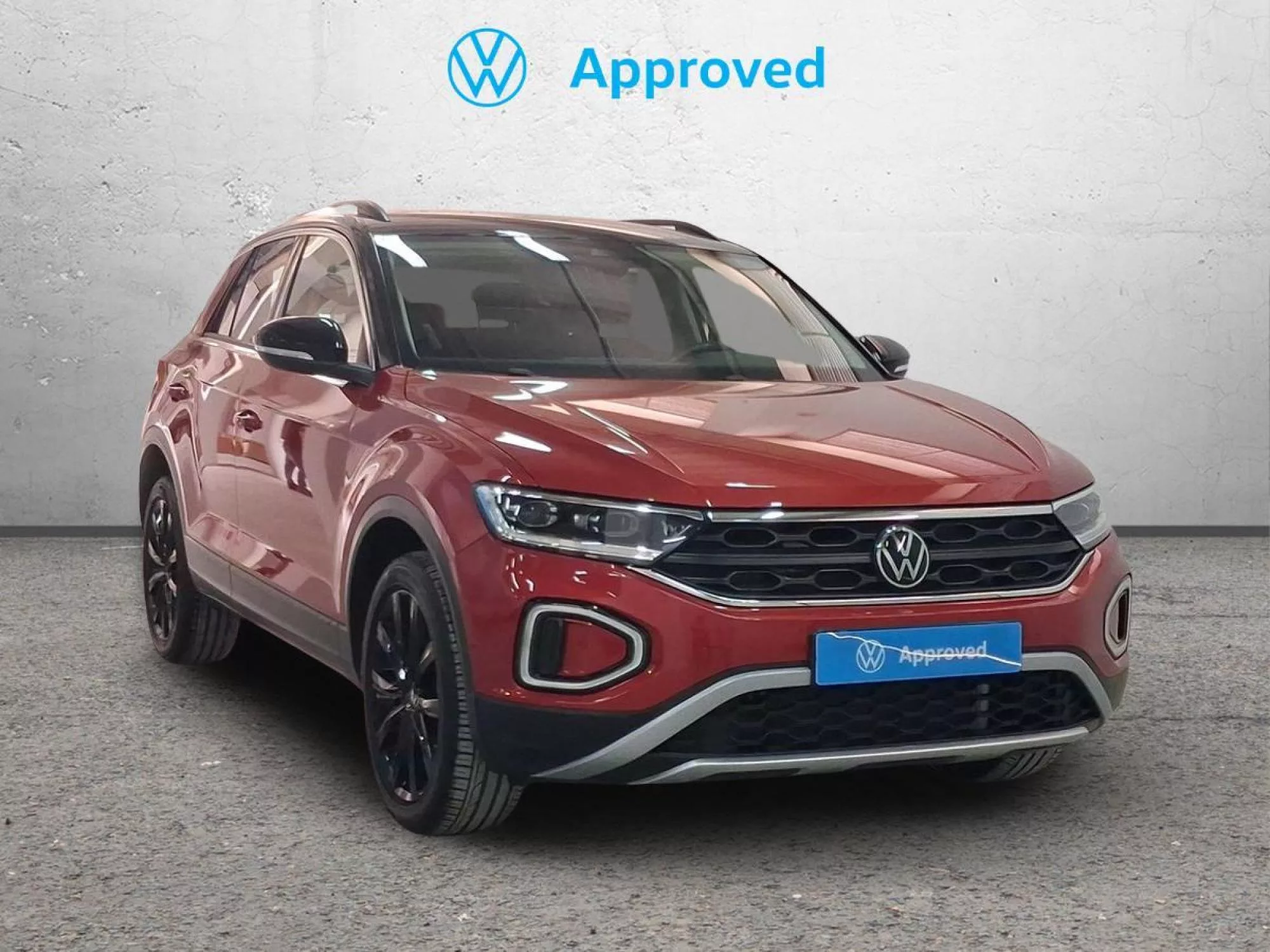VOLKSWAGEN T-ROC Gasolina 2023 segunda-mano Jaén