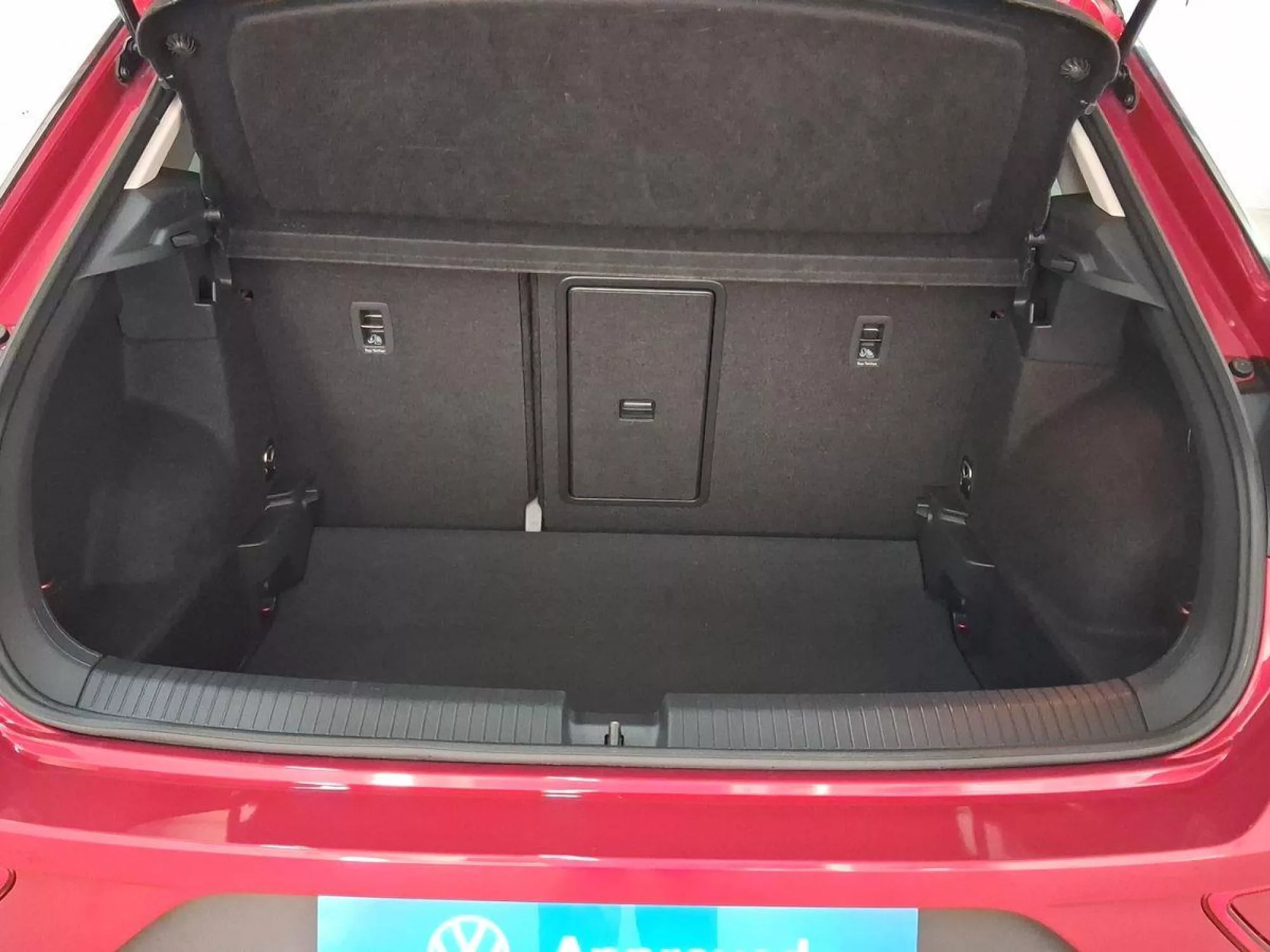 VOLKSWAGEN T-ROC Gasolina 2023 segunda-mano Jaén