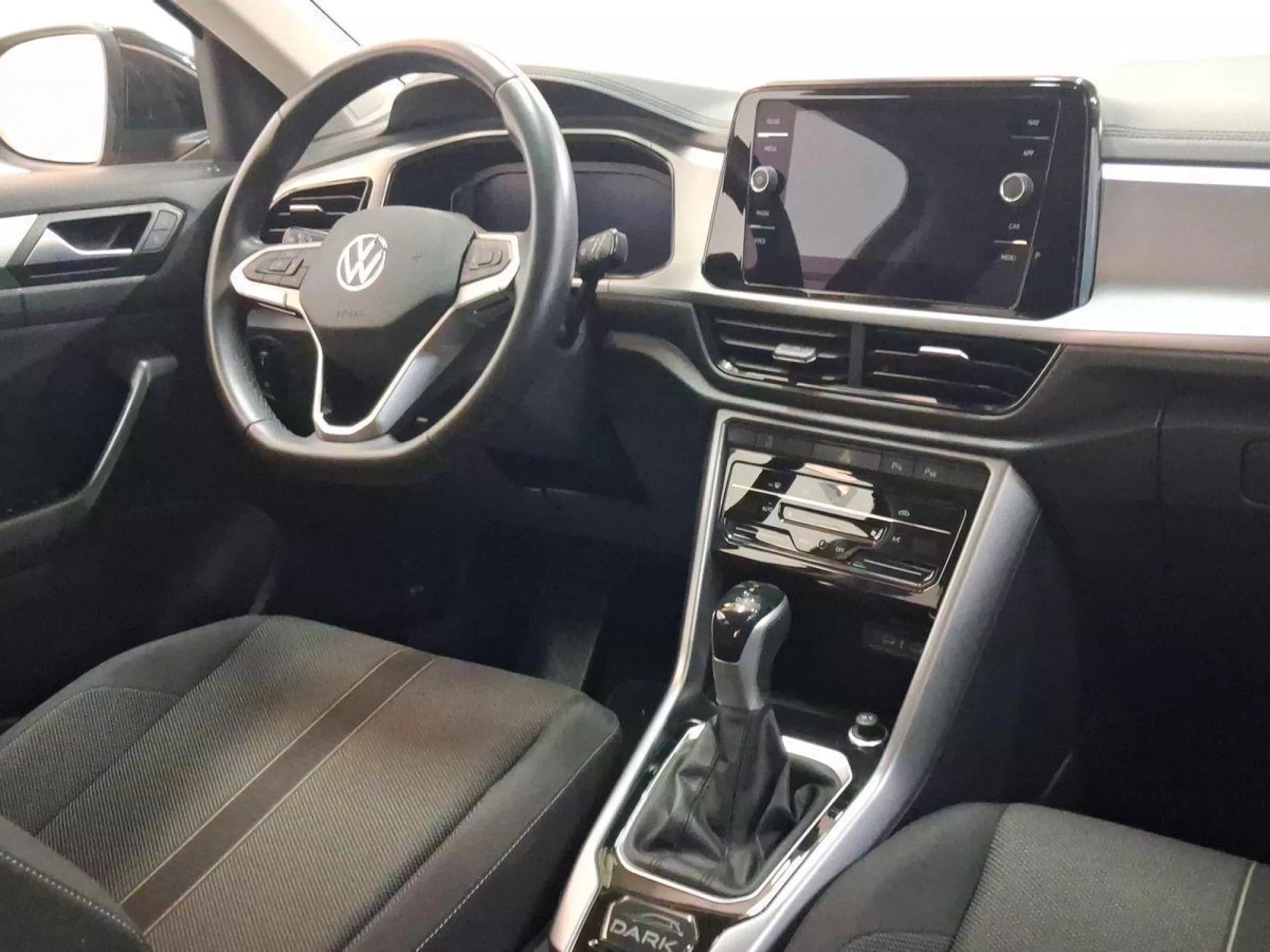 VOLKSWAGEN T-ROC Gasolina 2023 segunda-mano Jaén