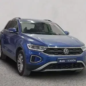 VOLKSWAGEN T-ROC Gasolina 2023 segunda-mano Jaén