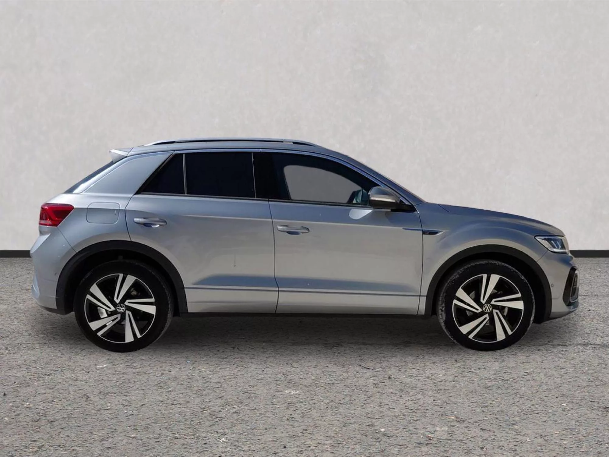 VOLKSWAGEN T-ROC Gasolina 2025 segunda-mano Jaén