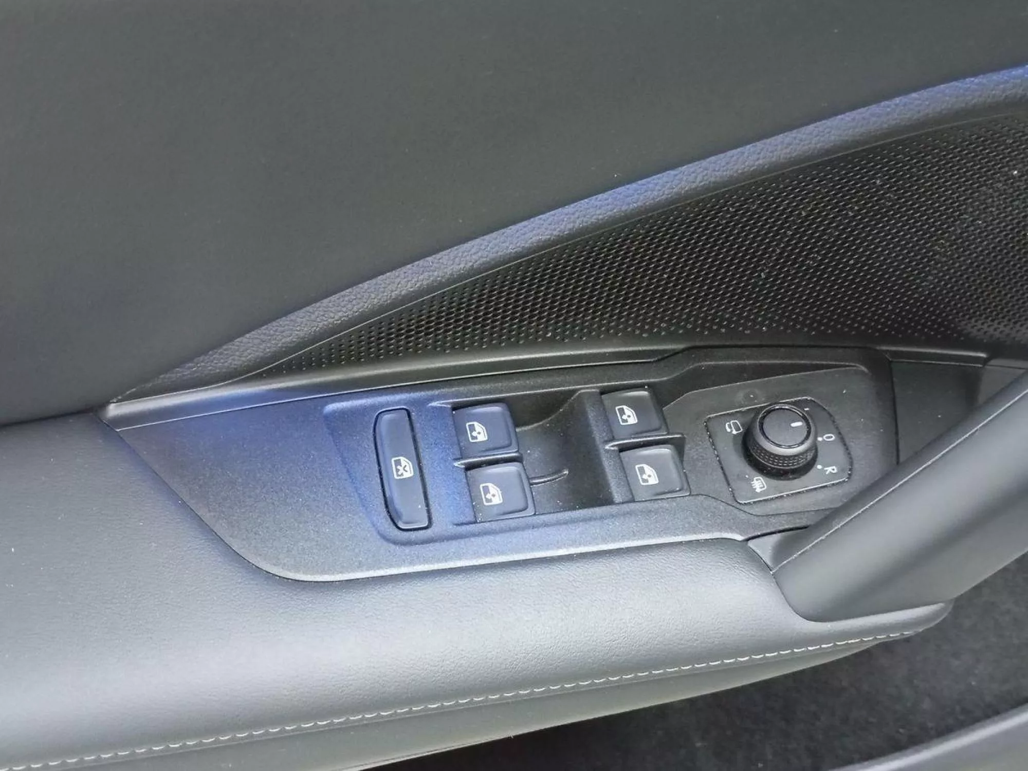 VOLKSWAGEN TIGUAN Diesel 2025 segunda-mano Jaén