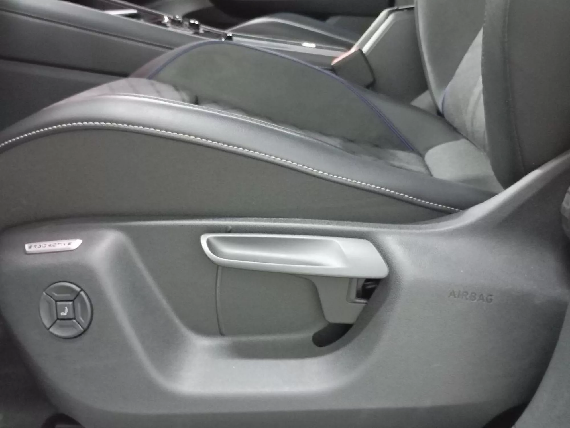 VOLKSWAGEN TIGUAN Diesel 2025 segunda-mano Jaén