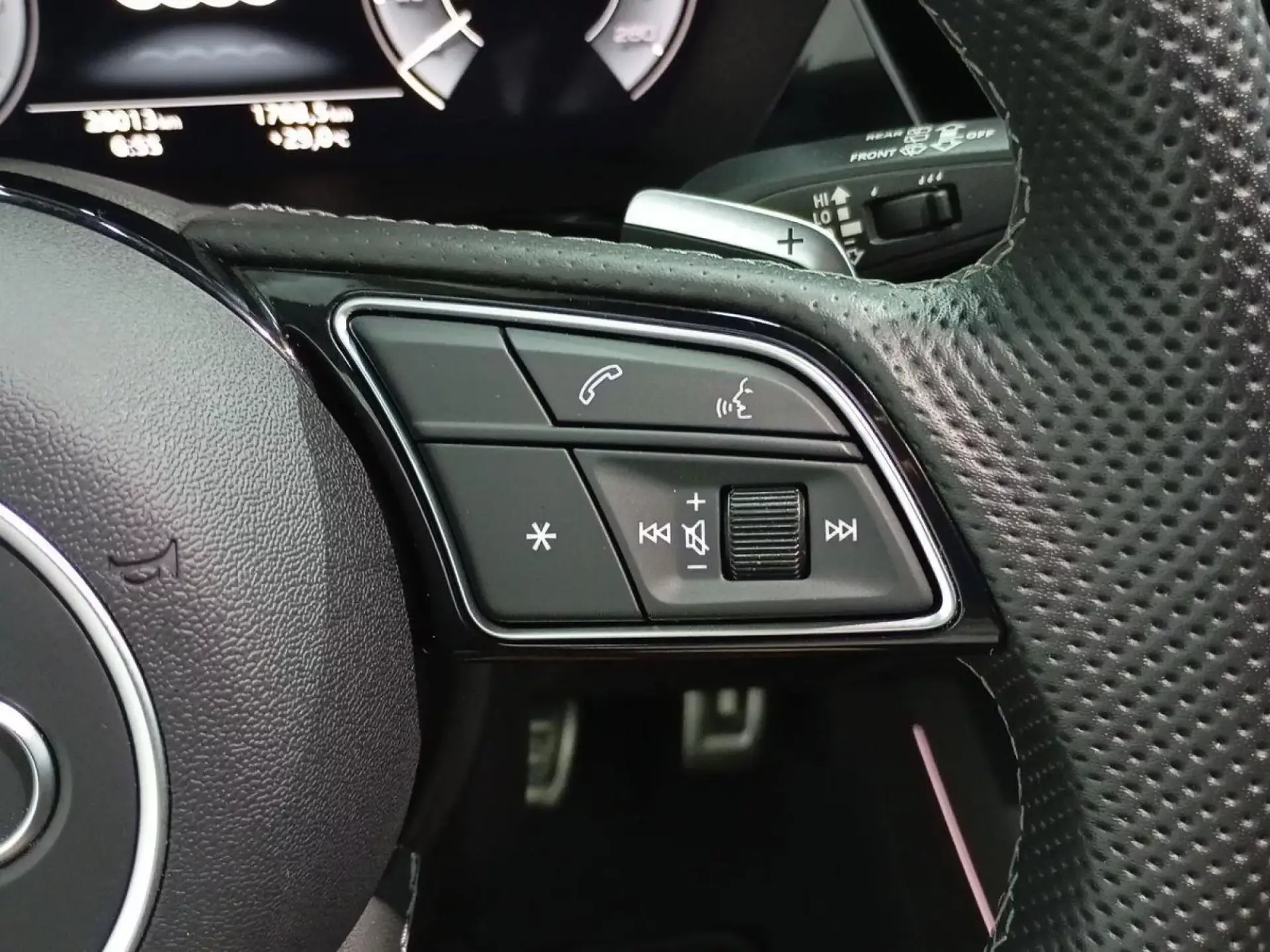 AUDI A3 SPORTBACK Hibrido enchufable 2025 segunda-mano Jaén