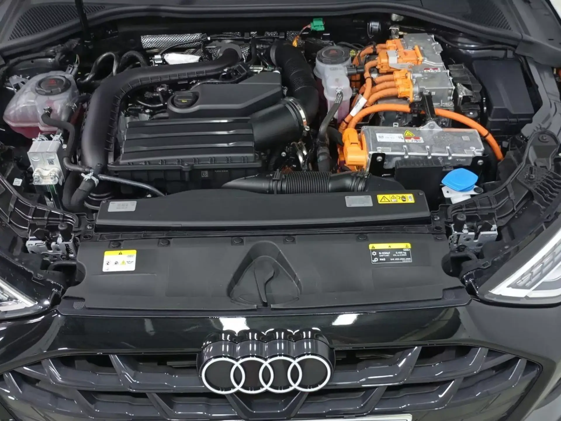 AUDI A3 SPORTBACK Hibrido enchufable 2025 segunda-mano Jaén