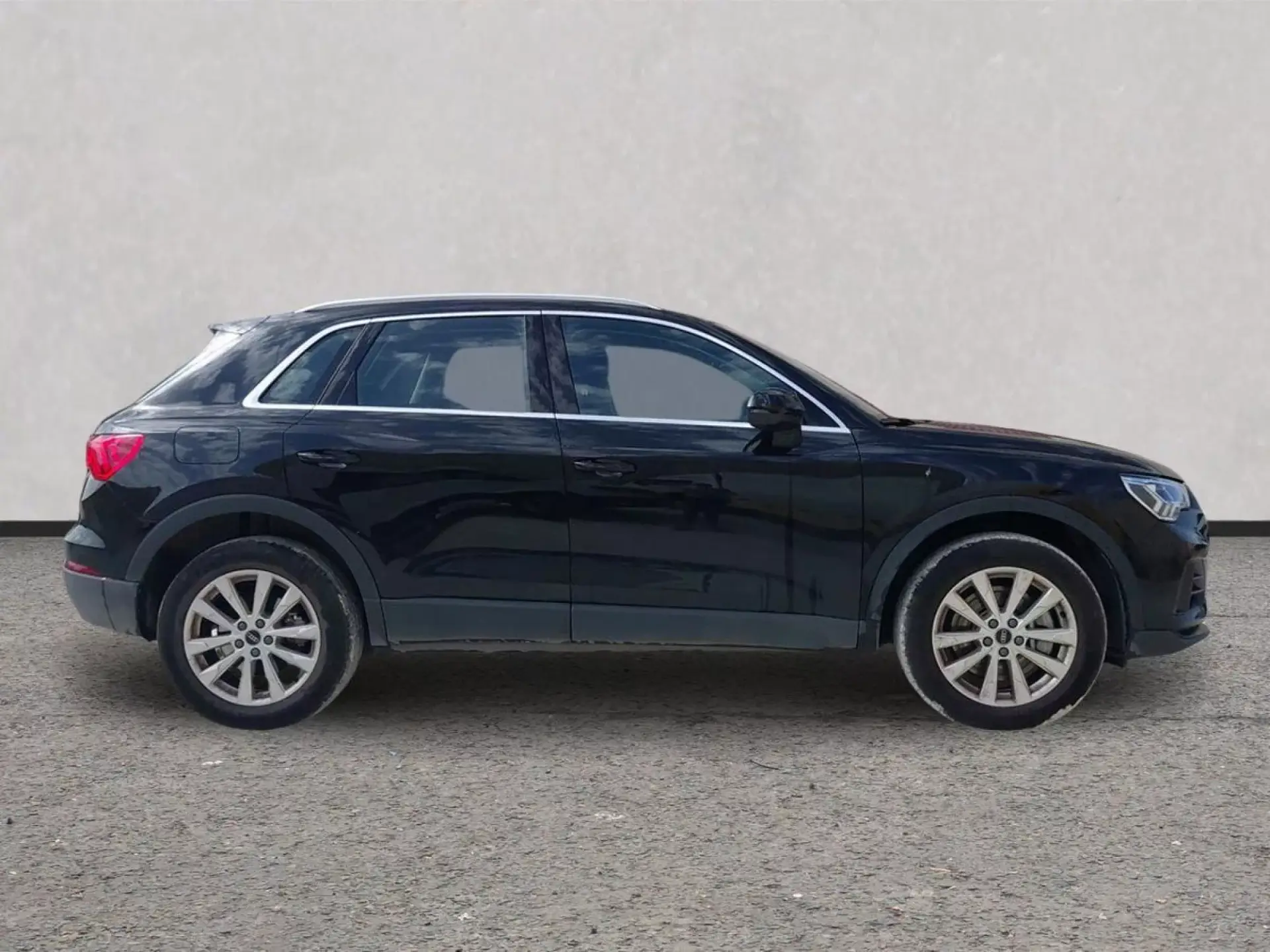 AUDI Q3 Hibrido enchufable 2024 segunda-mano Jaén