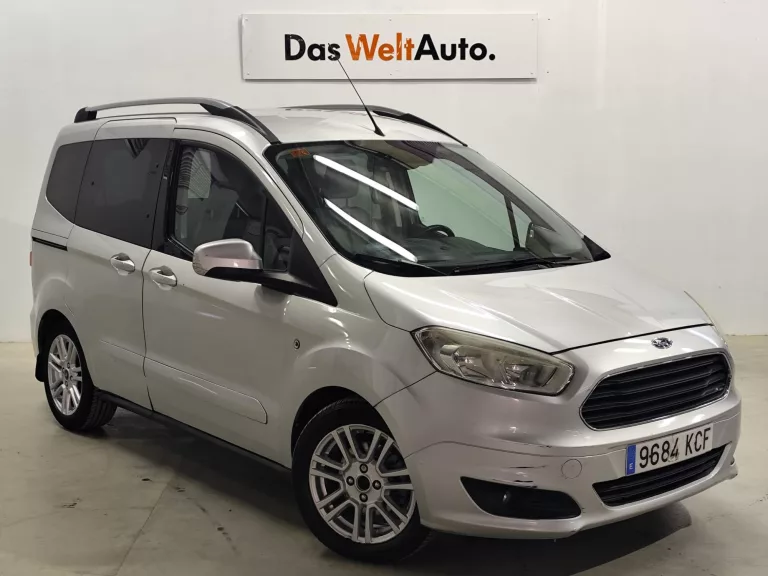 FORD Tourneo Courrier Gasolina 2017 segunda-mano Jaén