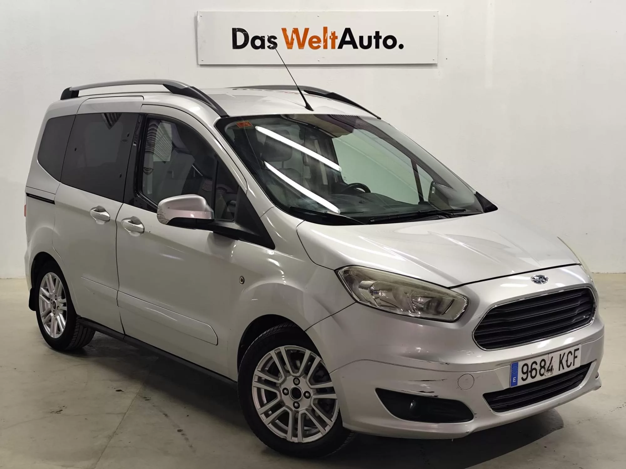 FORD Tourneo Courrier Gasolina 2017 segunda-mano Jaén