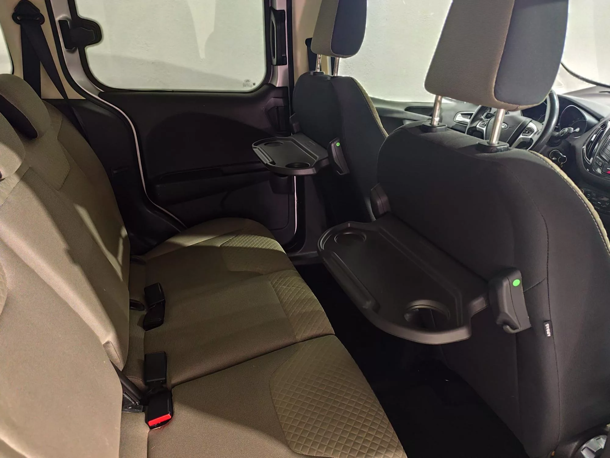 FORD Tourneo Courrier Gasolina 2017 segunda-mano Jaén
