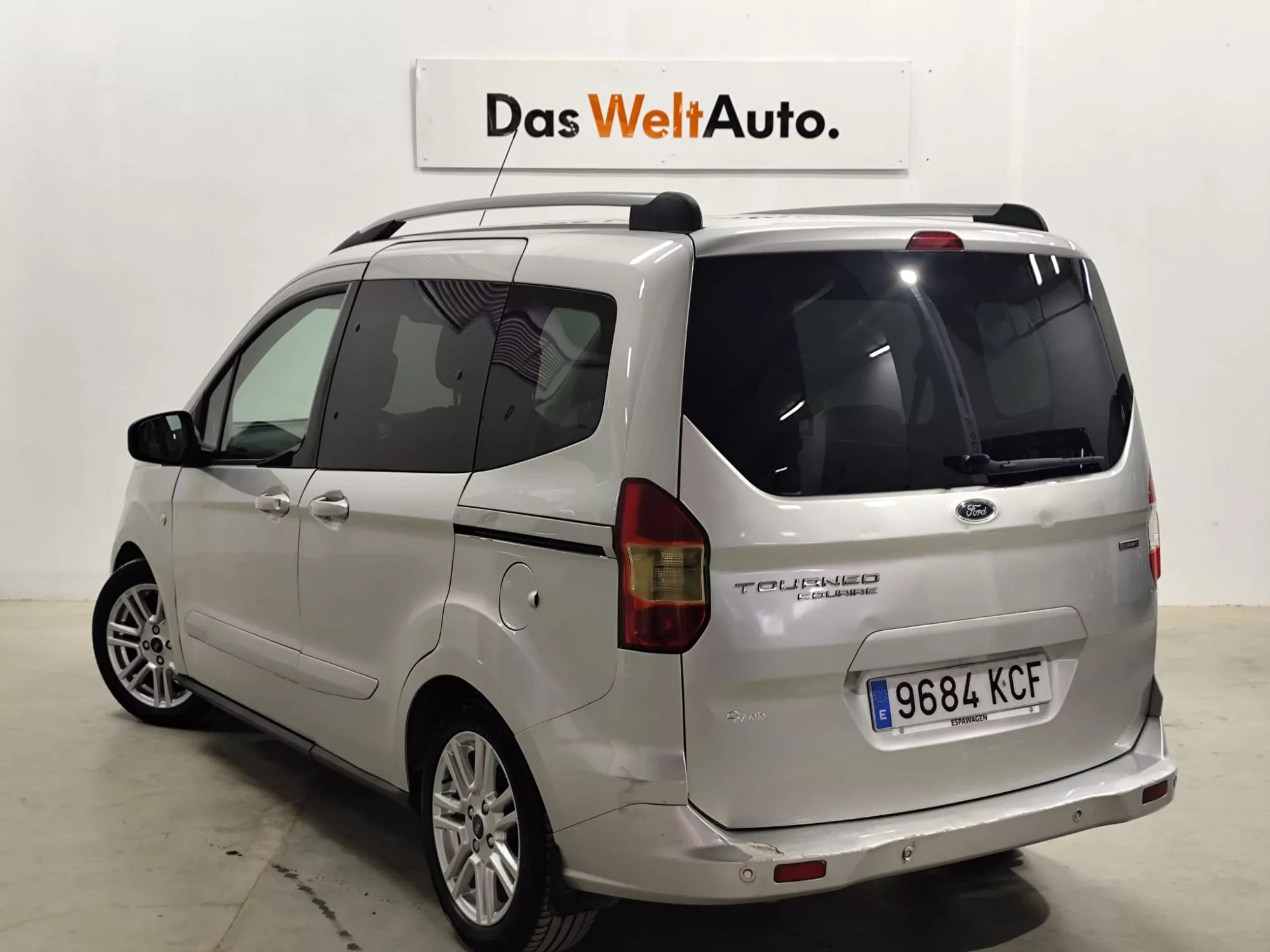 FORD Tourneo Courrier Gasolina 2017 segunda-mano Jaén