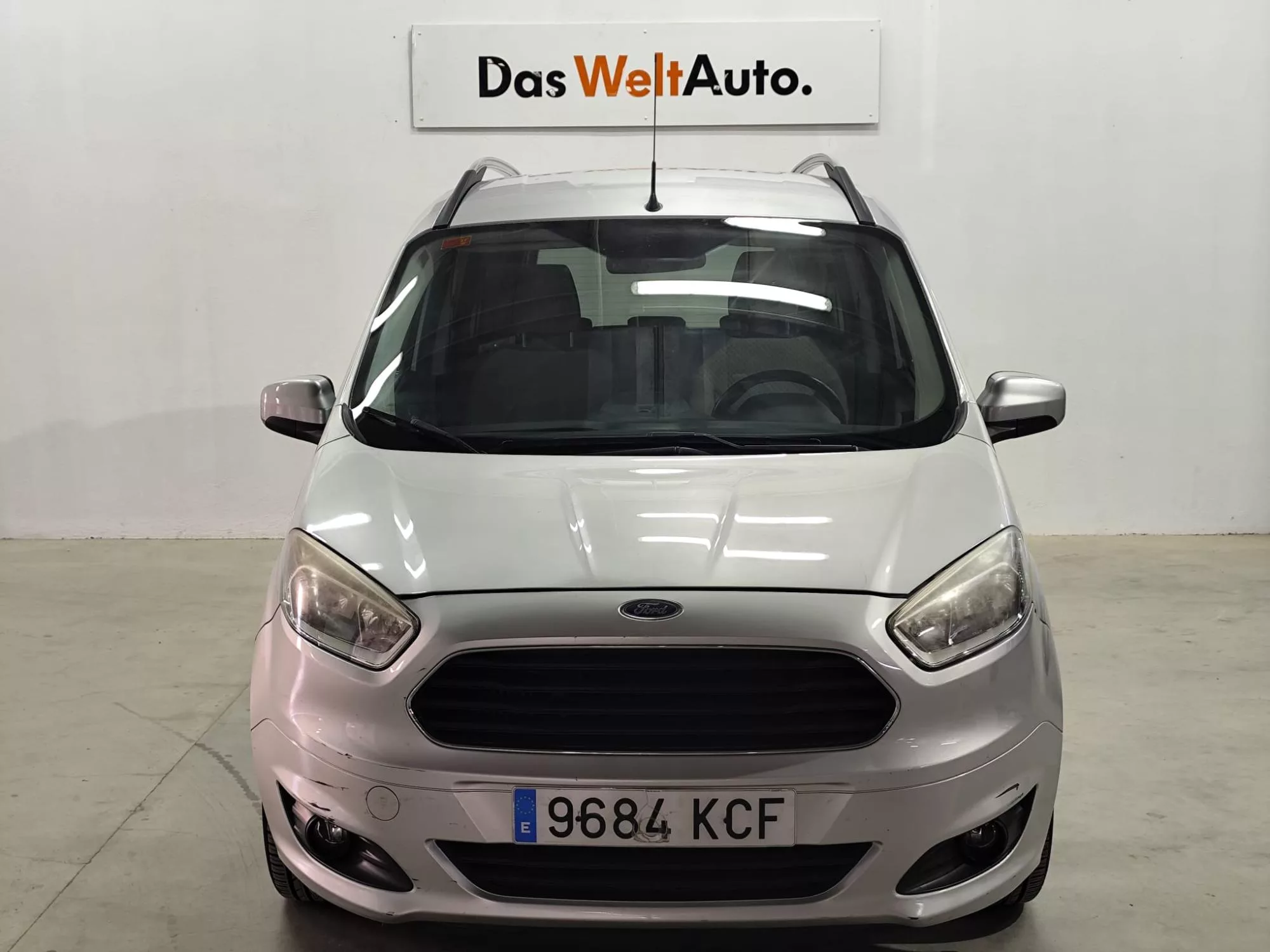 FORD Tourneo Courrier Gasolina 2017 segunda-mano Jaén