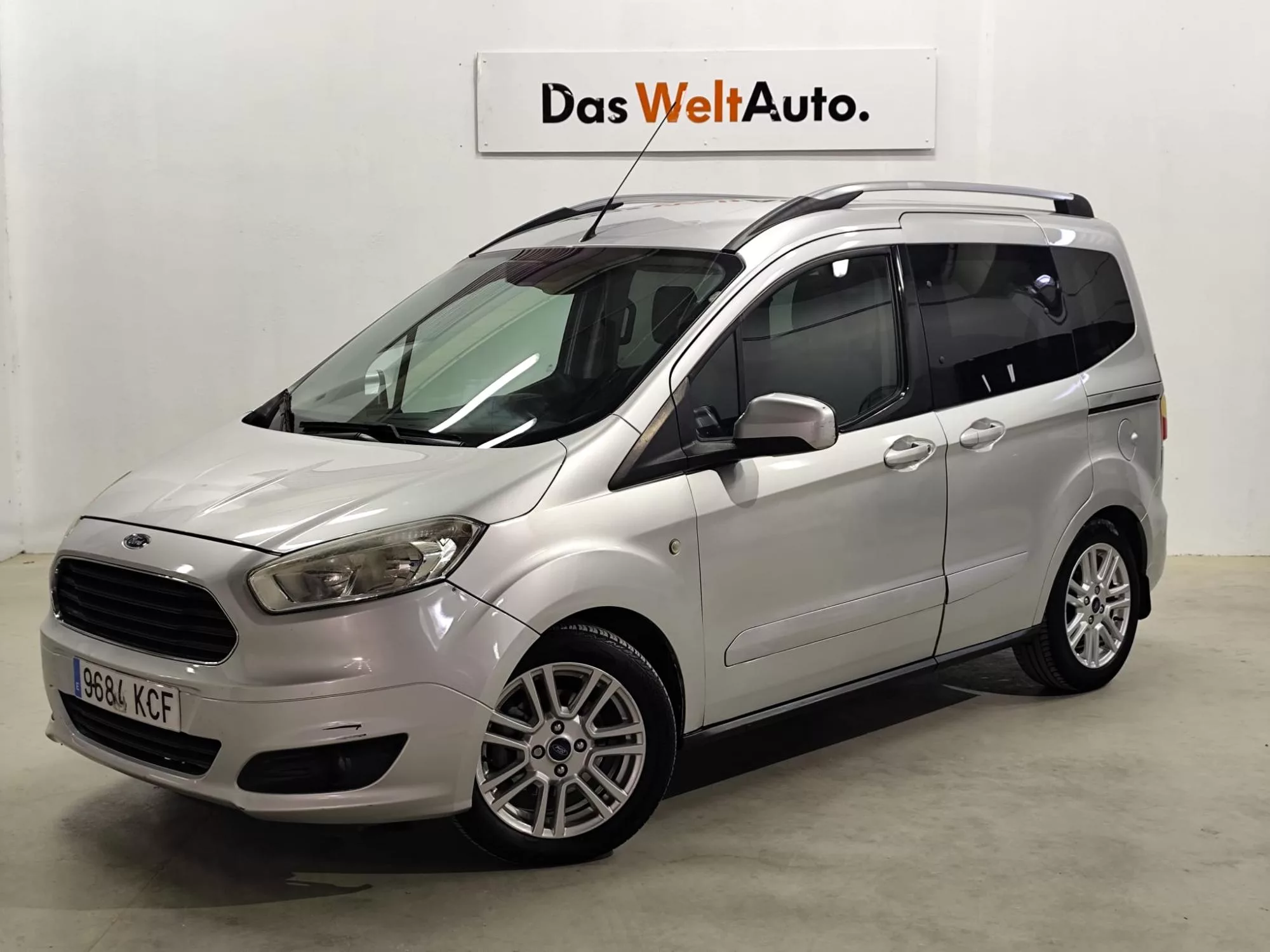 FORD Tourneo Courrier Gasolina 2017 segunda-mano Jaén