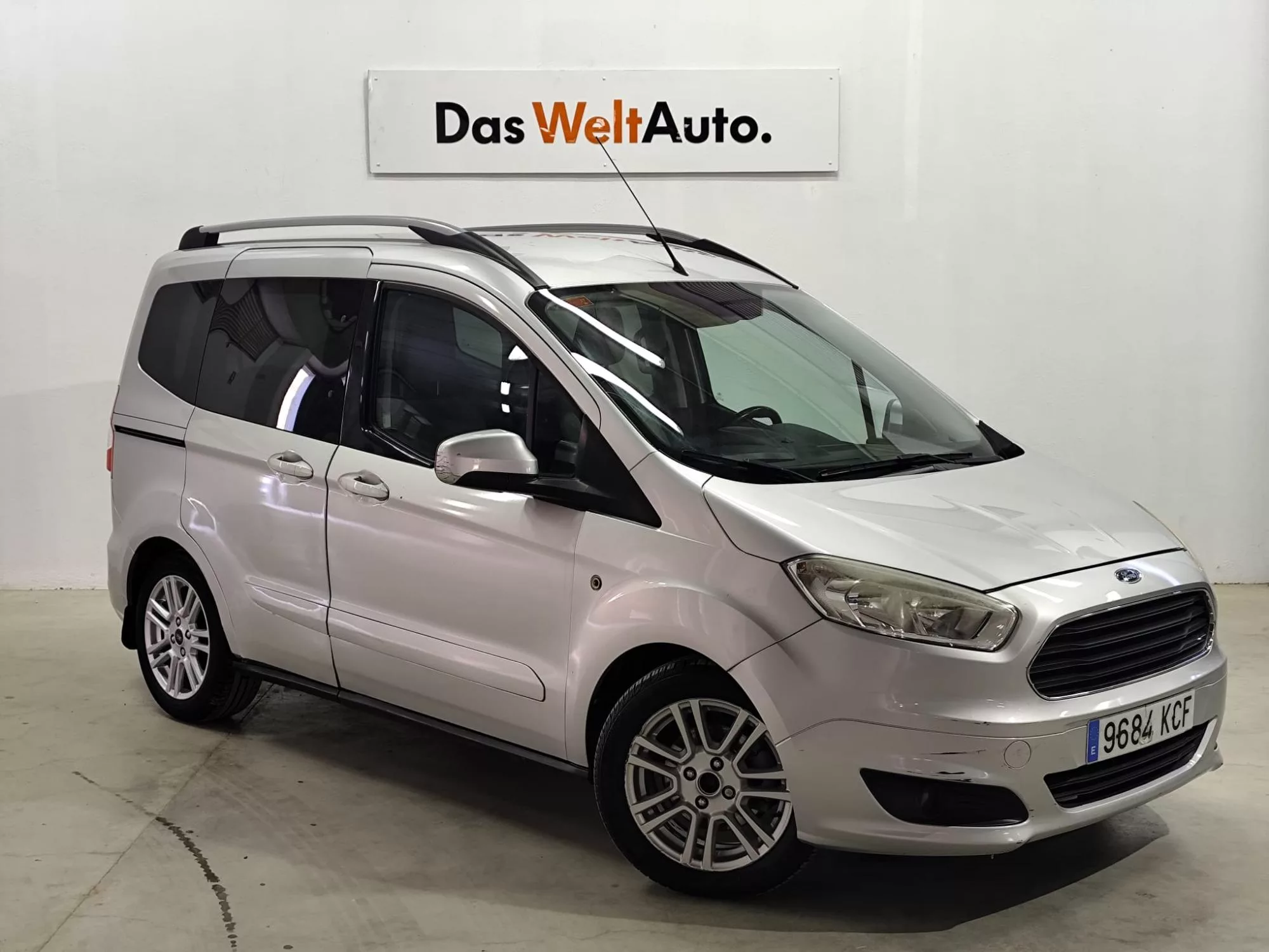 FORD Tourneo Courrier Gasolina 2017 segunda-mano Jaén