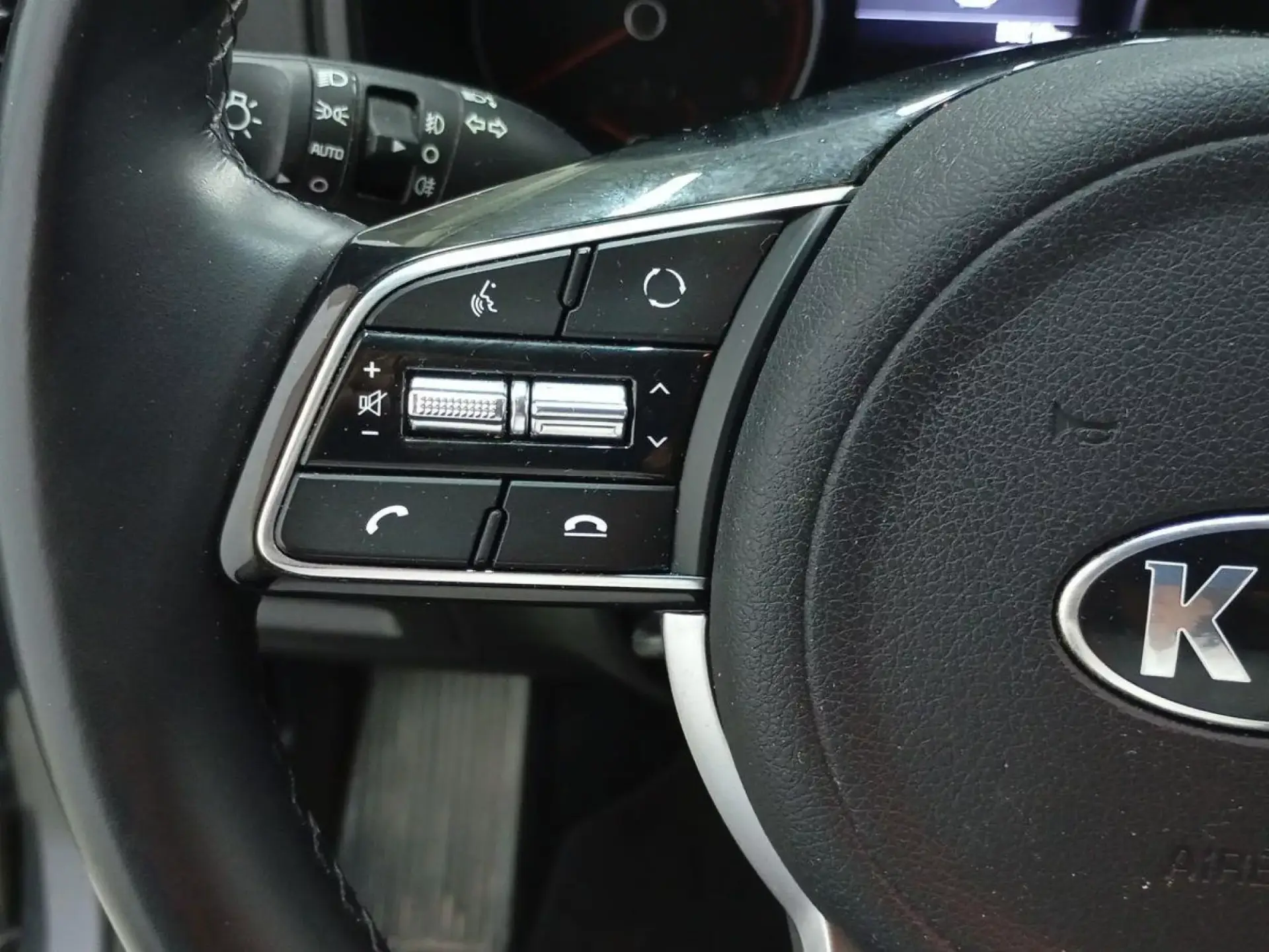 KIA SPORTAGE Hibrido 2021 segunda-mano Jaén