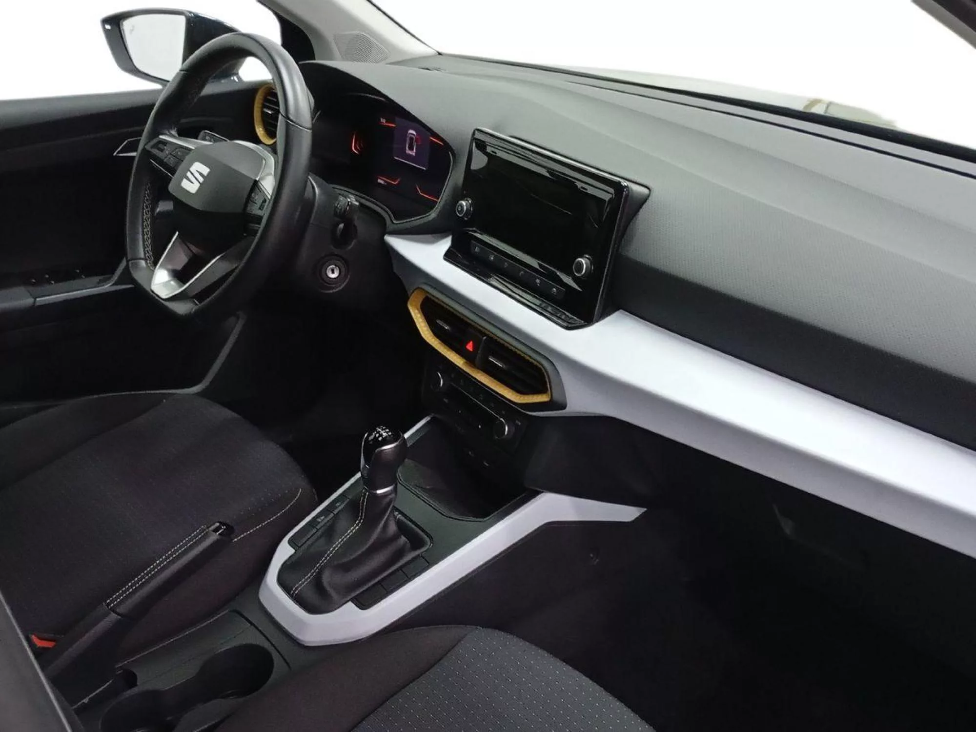 SEAT ARONA Gasolina 2025 segunda-mano Jaén