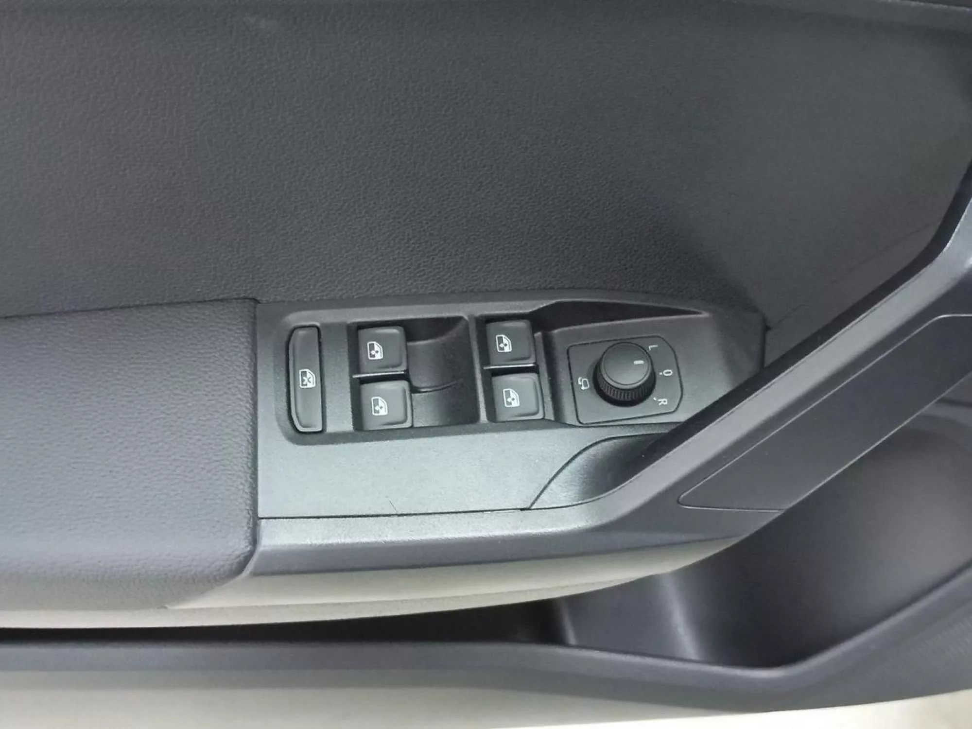 SEAT ARONA Gasolina 2025 segunda-mano Jaén