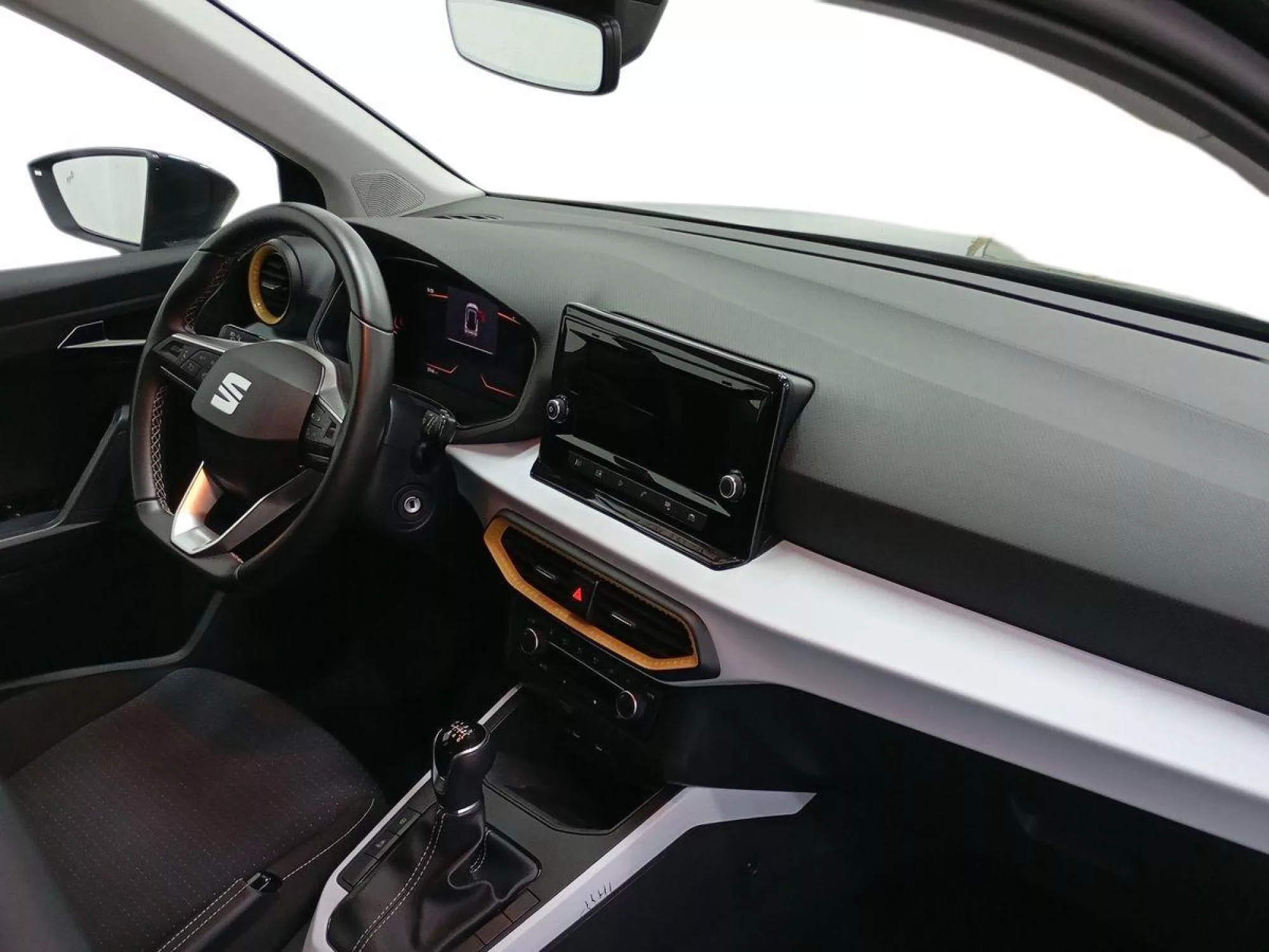 SEAT ARONA Gasolina 2025 segunda-mano Jaén