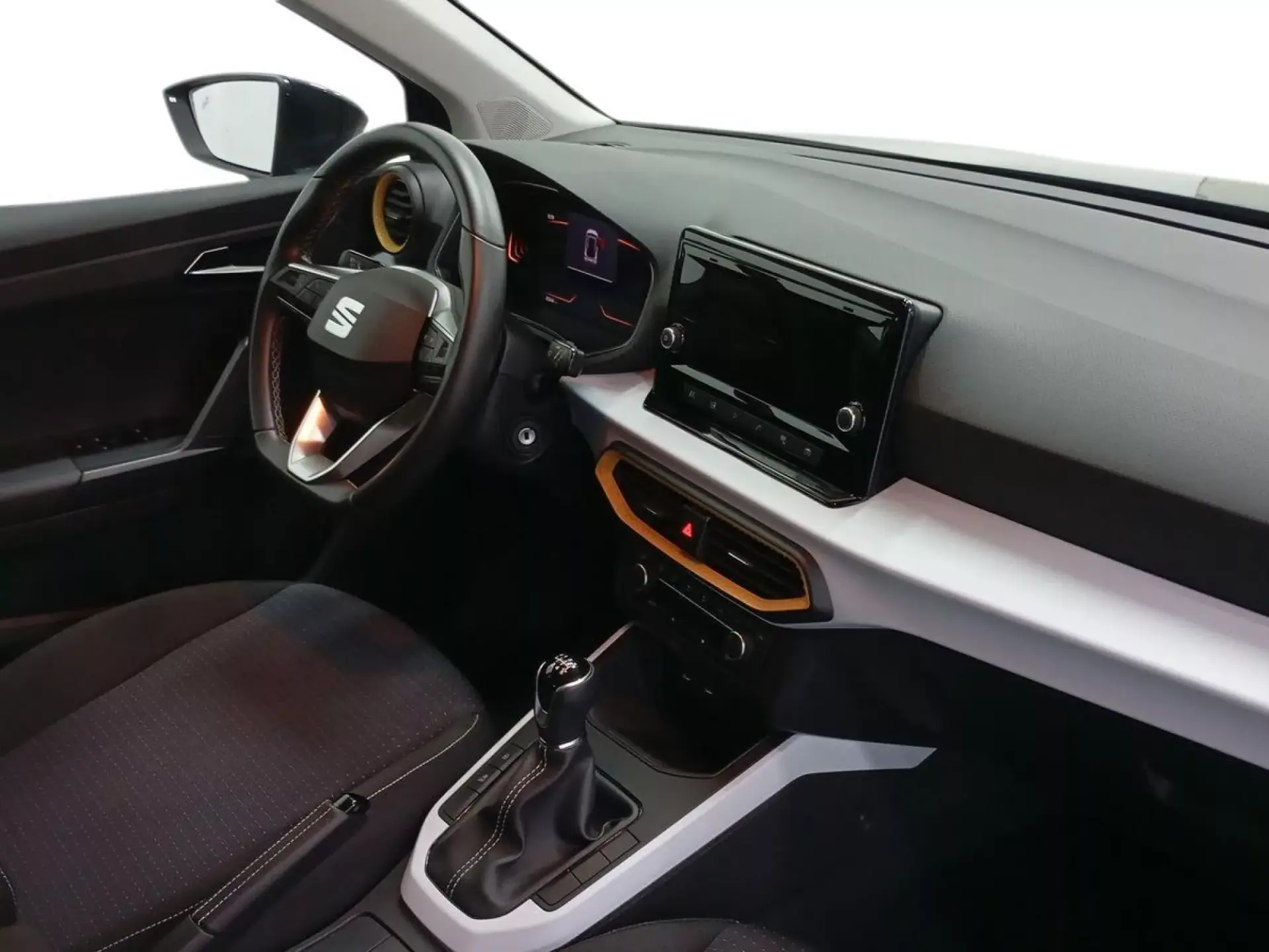 SEAT ARONA Gasolina 2025 segunda-mano Jaén