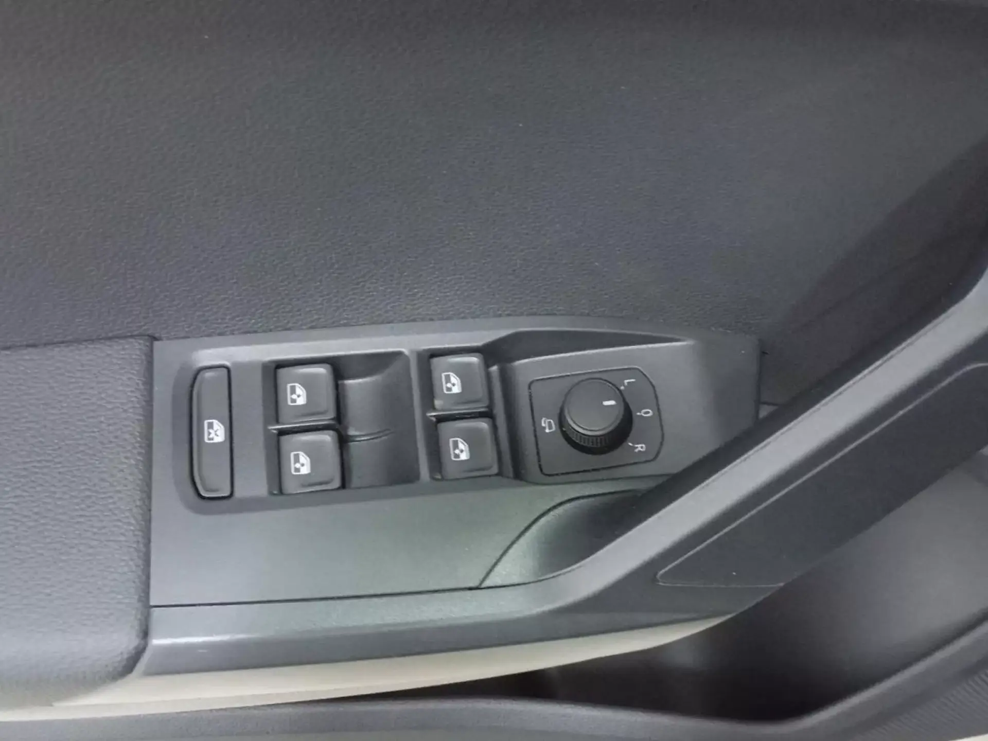 SEAT ARONA Gasolina 2025 segunda-mano Jaén