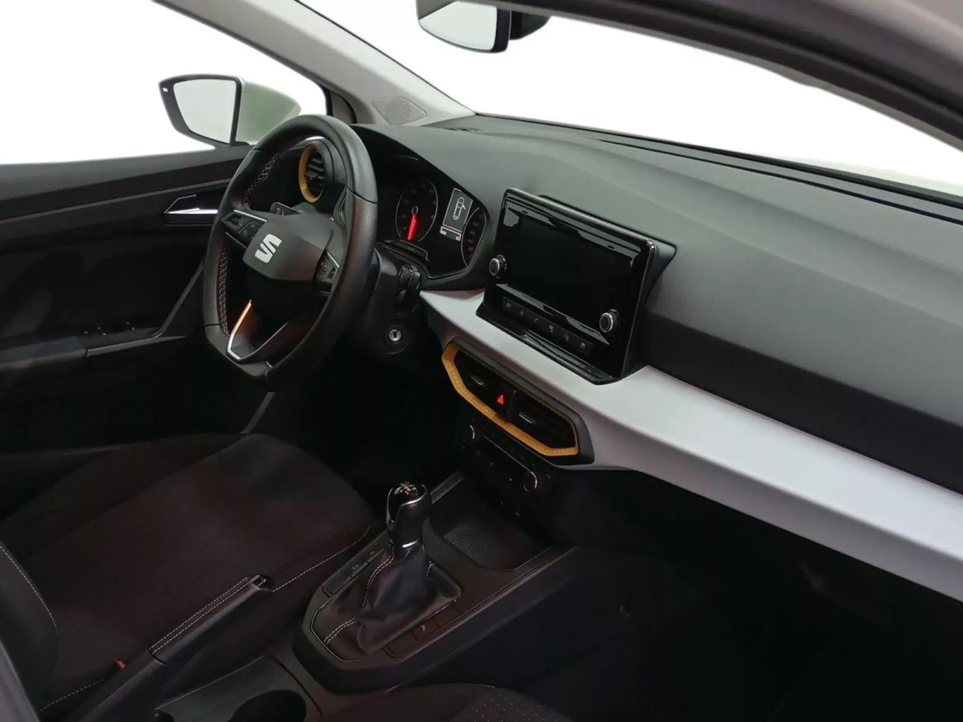 SEAT IBIZA Gasolina 2022 segunda-mano Jaén