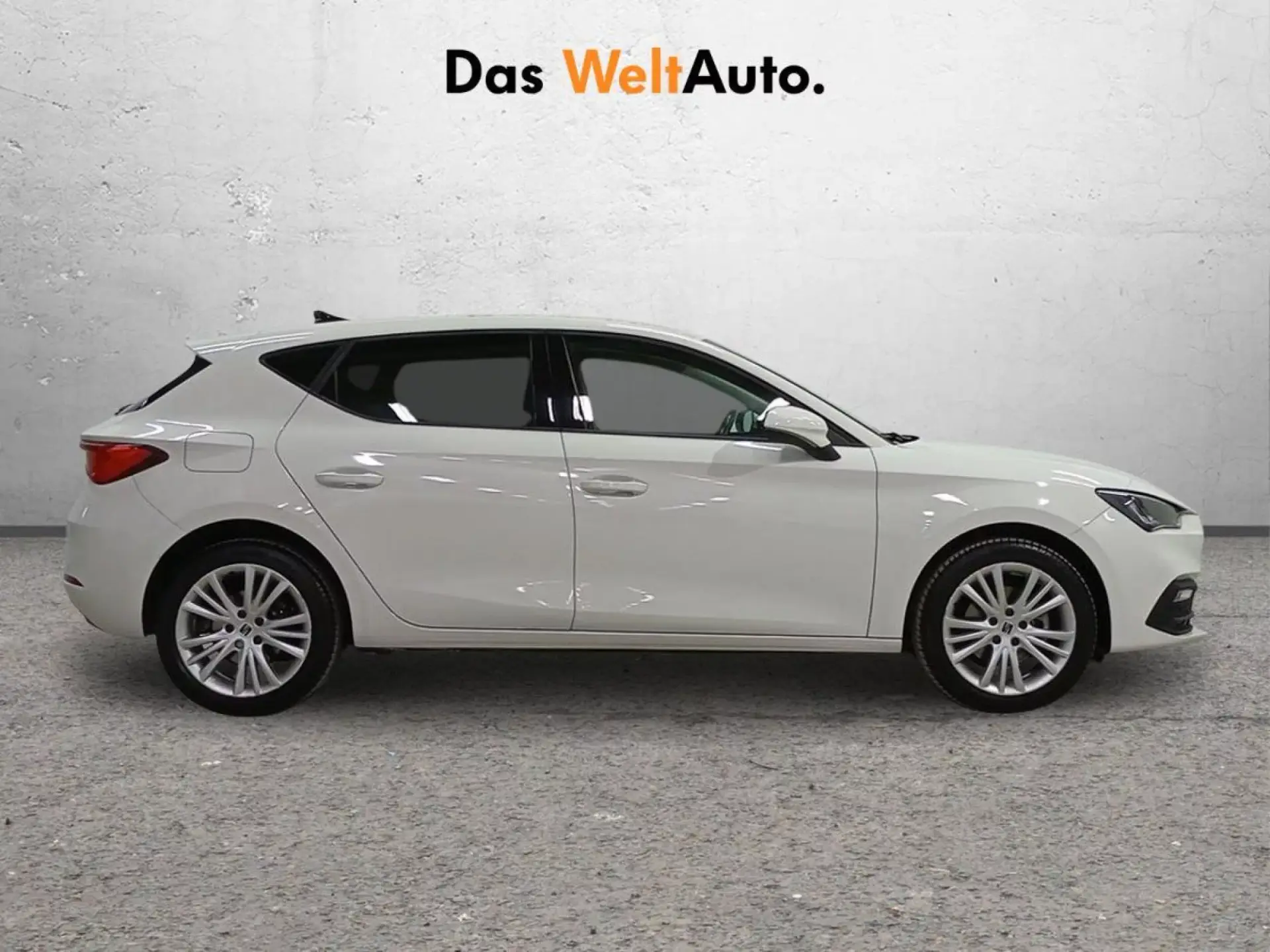 SEAT LEON Gasolina 2022 segunda-mano Jaén