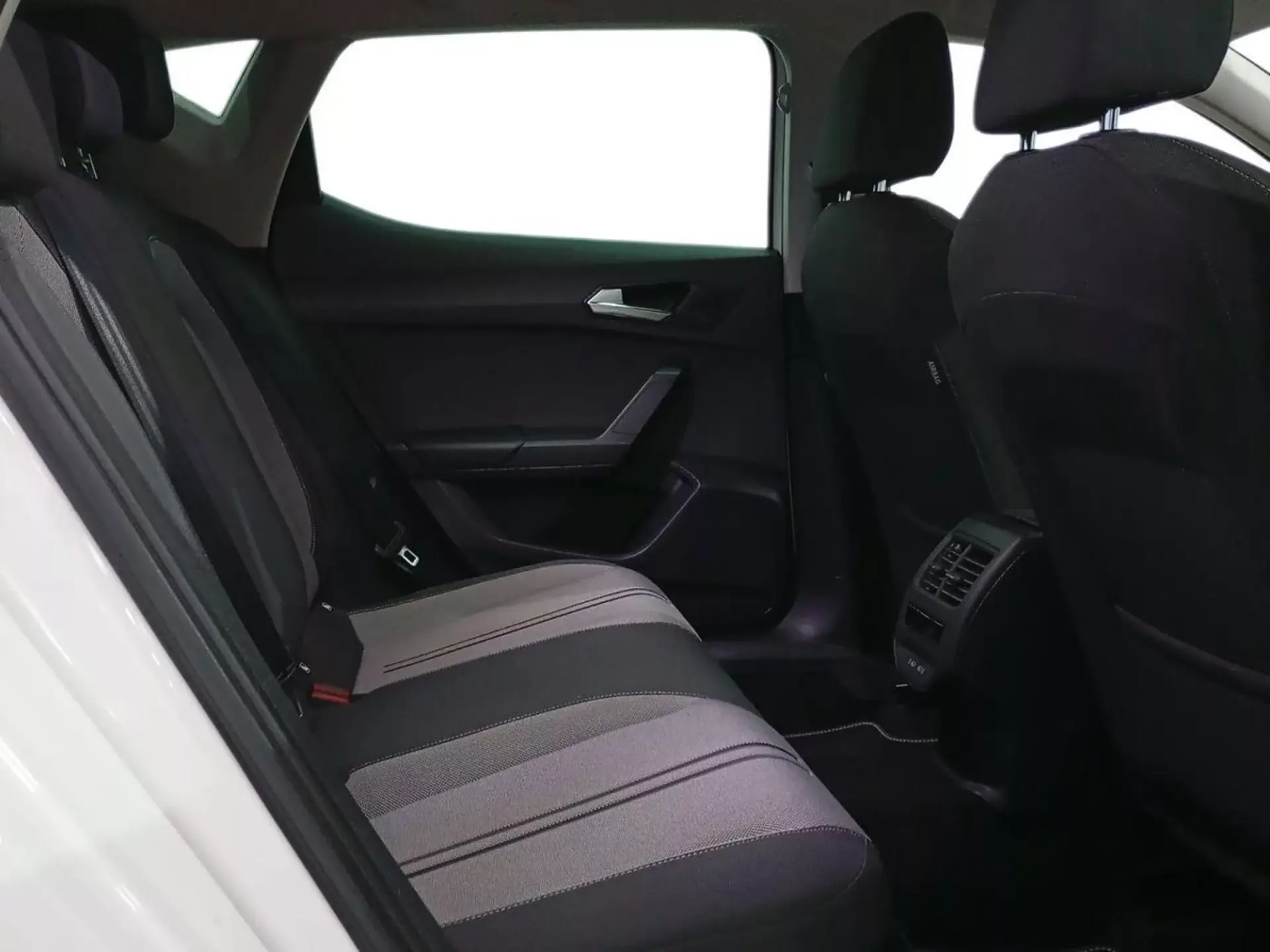 SEAT LEON Gasolina 2022 segunda-mano Jaén