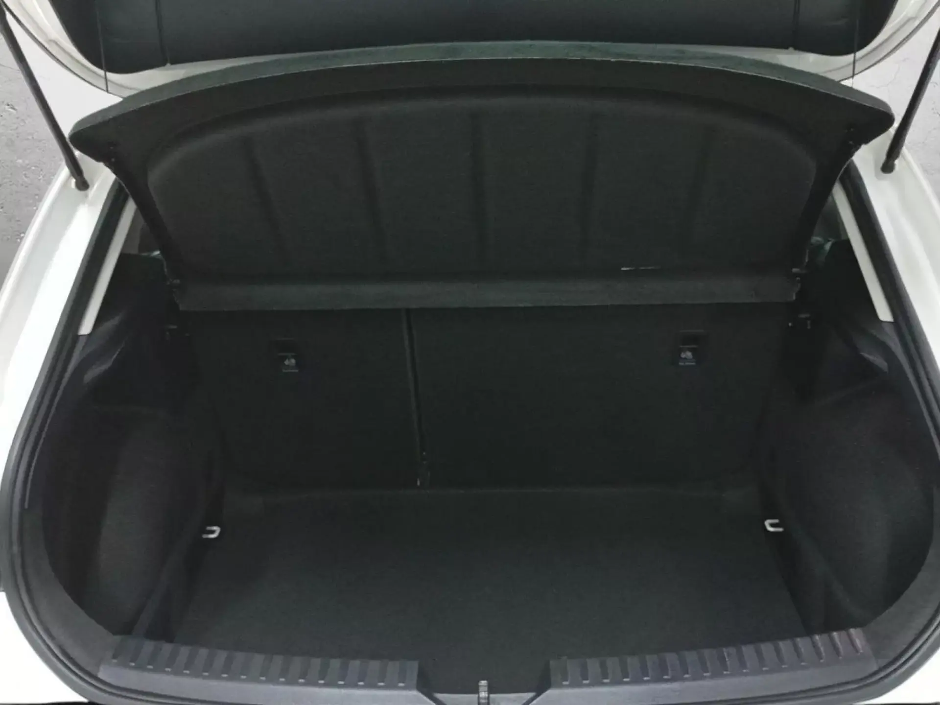 SEAT LEON Gasolina 2022 segunda-mano Jaén