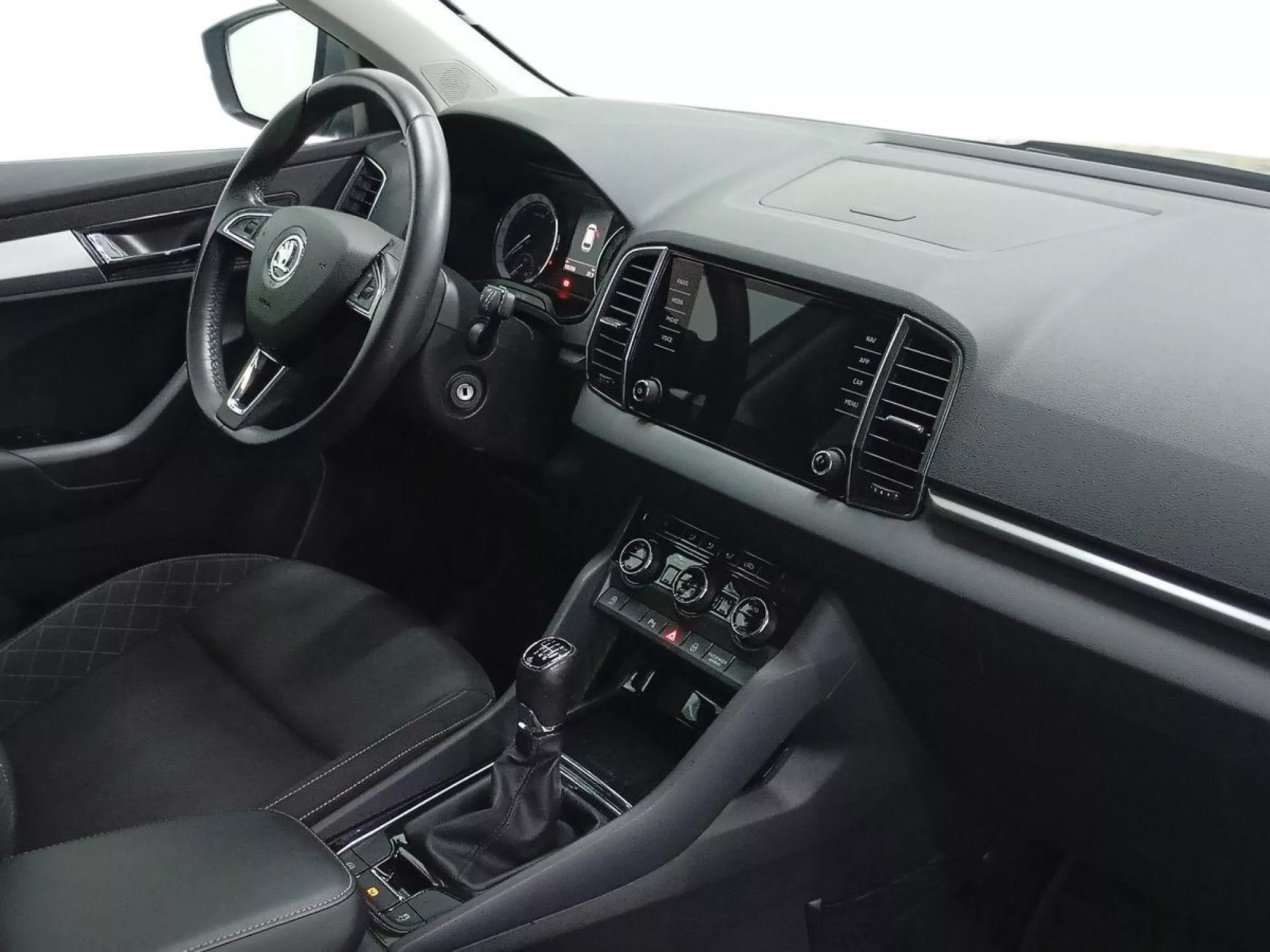 SKODA KAROQ Diesel 2019 segunda-mano Jaén