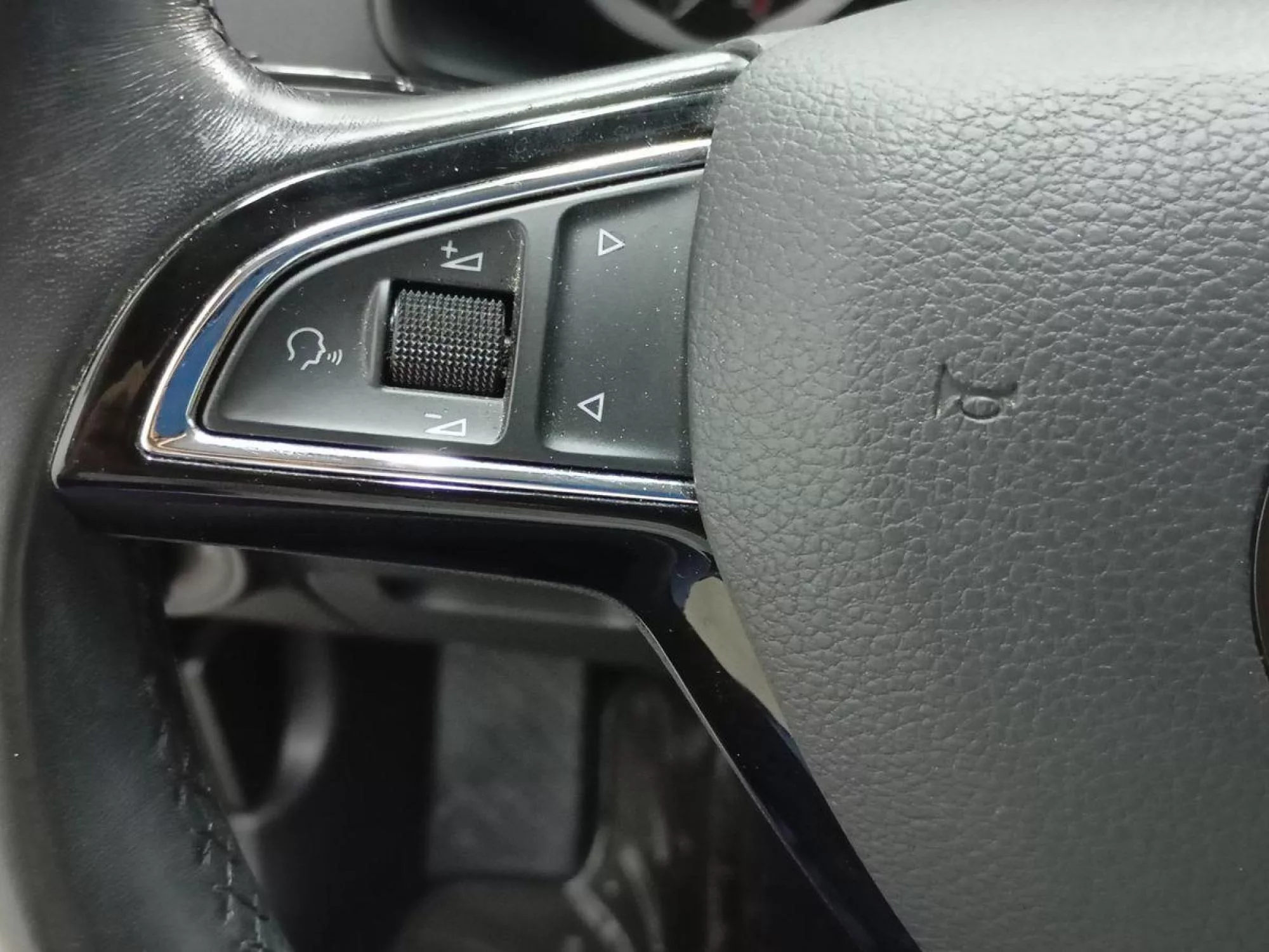 SKODA KAROQ Diesel 2019 segunda-mano Jaén