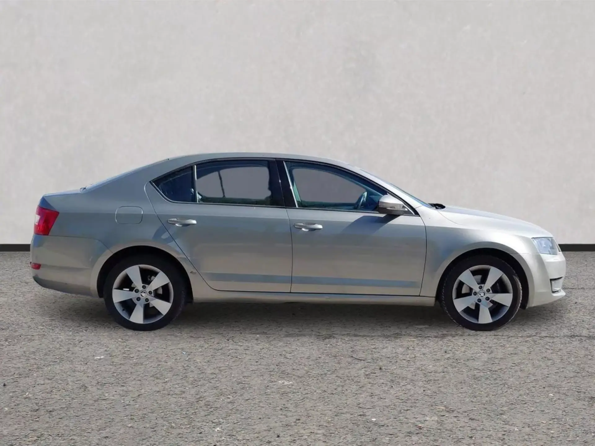 SKODA OCTAVIA Gasolina 2014 segunda-mano Jaén